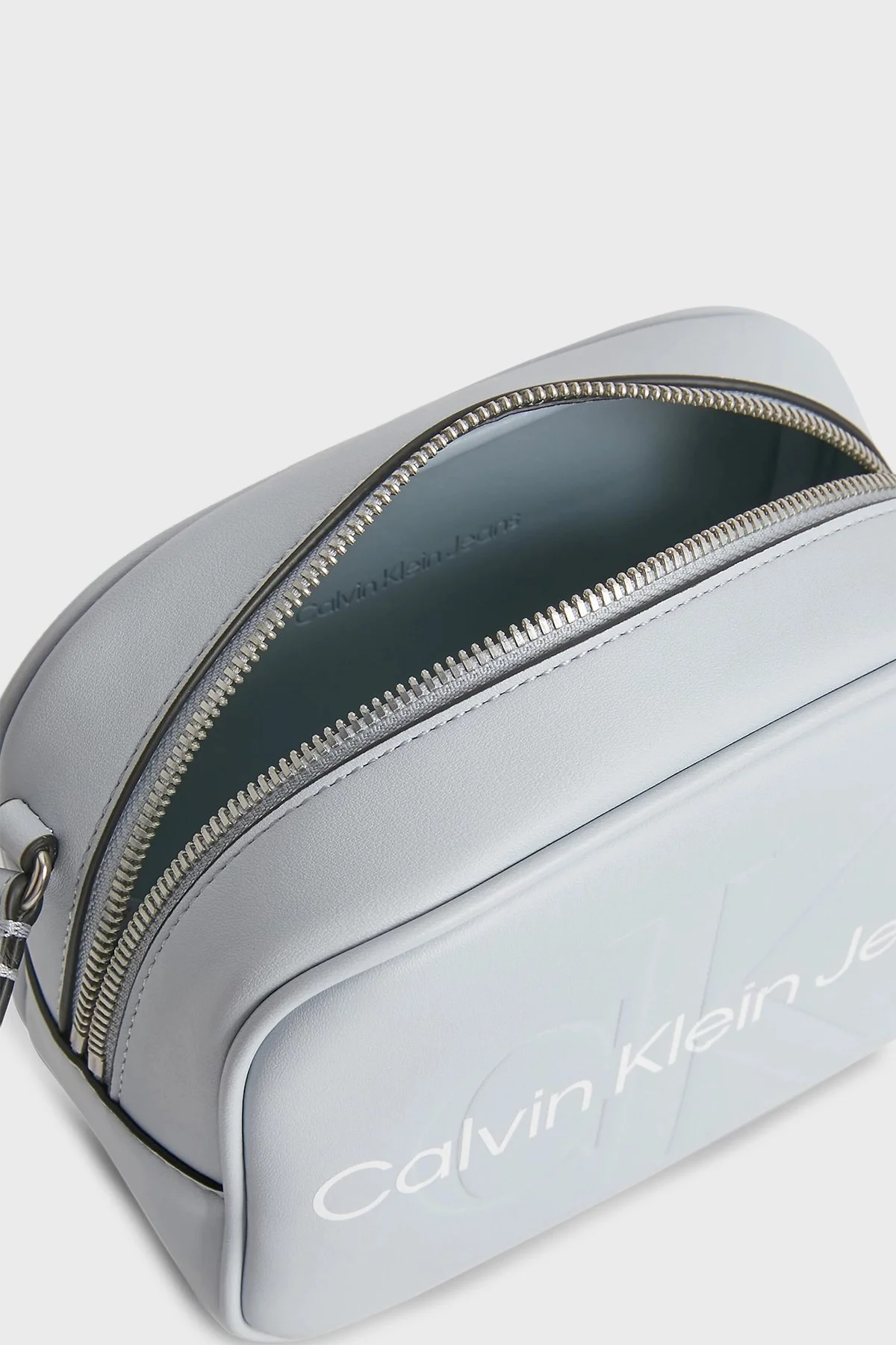 Calvin Klein Fermuarlı Ayarlanabilir Omuz Askılı K60K610275PNZ Bayan Çanta K60K610275 PNZ AÇIK MAVİ - 5