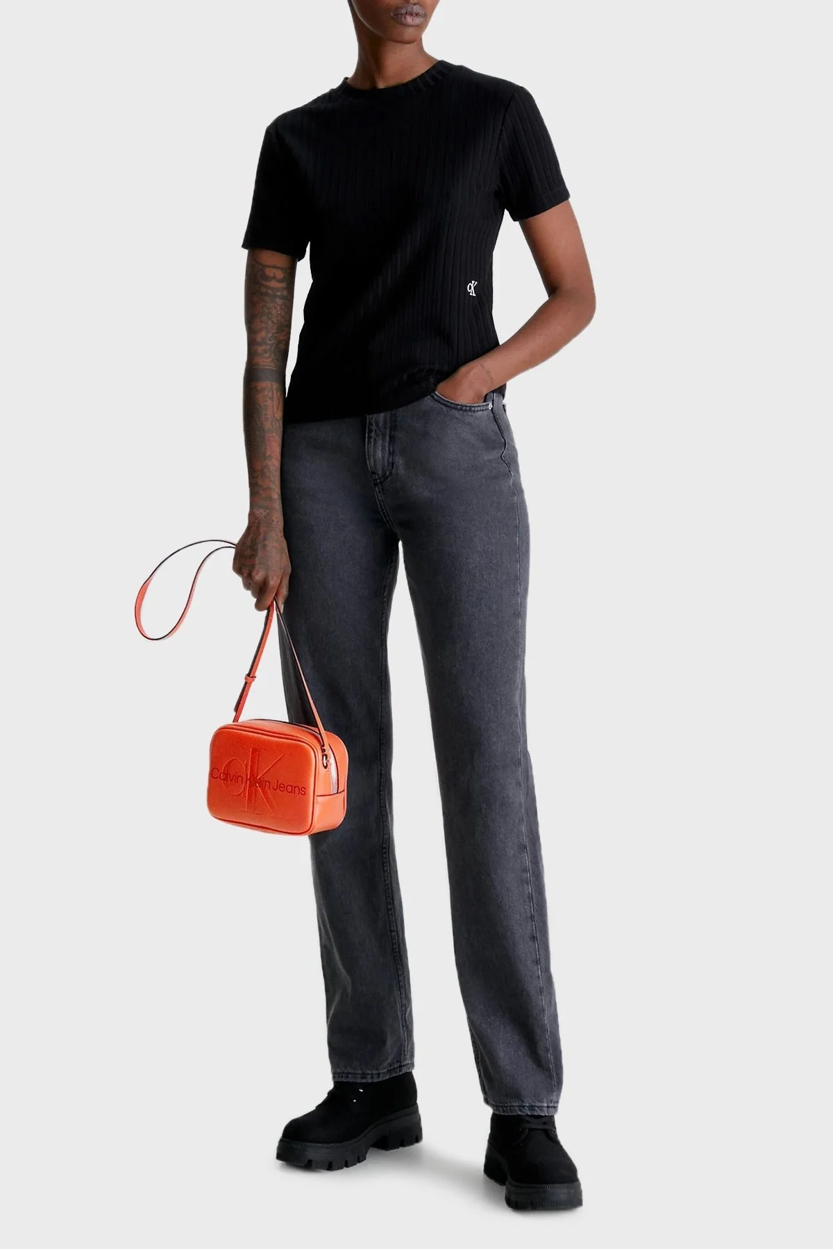 Calvin Klein Fermuarlı Ayarlanabilir Omuz Askılı K60K610275XBS Bayan Çanta K60K610275 XBS TURUNCU - 2