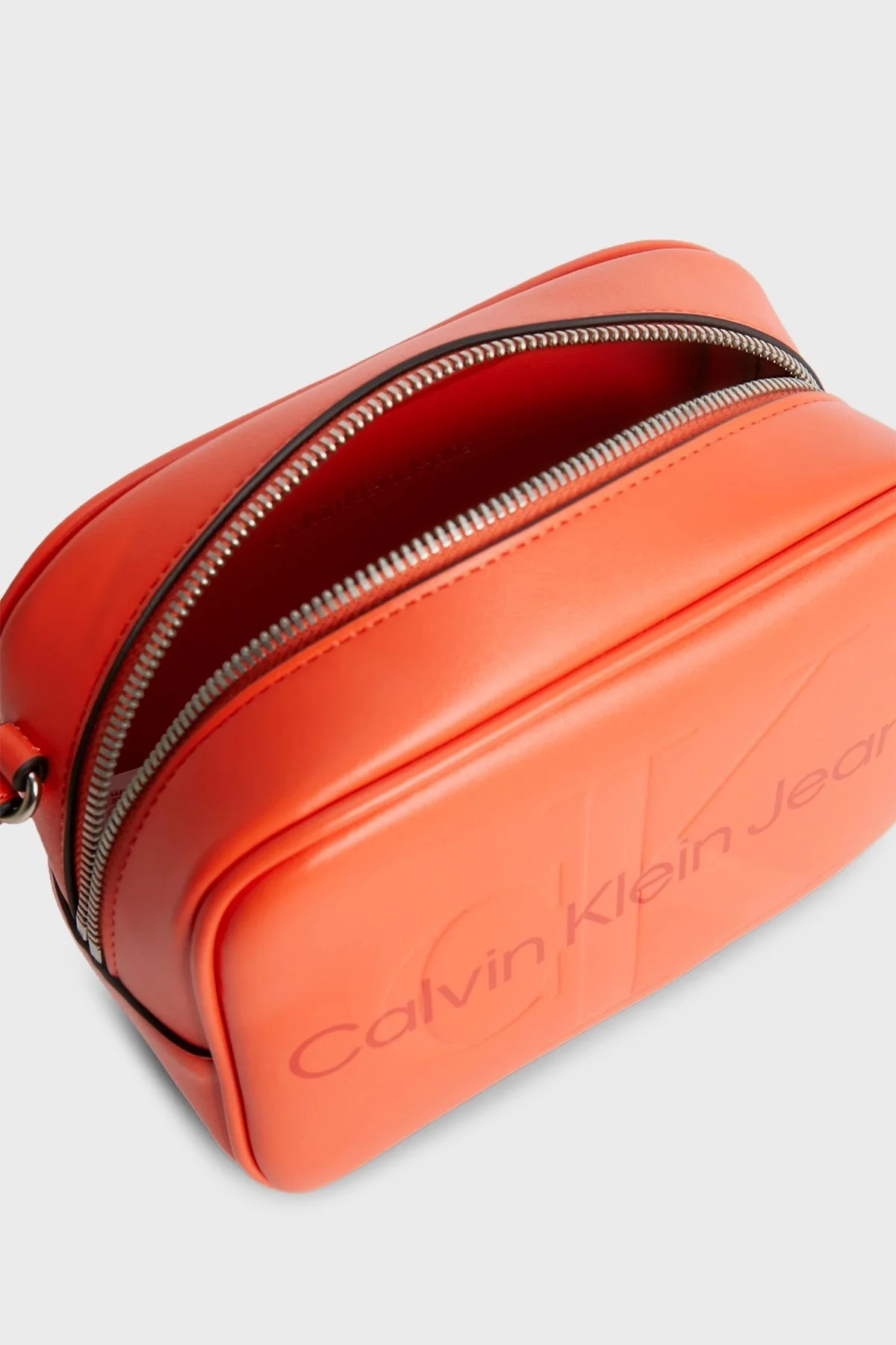 Calvin Klein Fermuarlı Ayarlanabilir Omuz Askılı K60K610275XBS Bayan Çanta K60K610275 XBS TURUNCU - 5