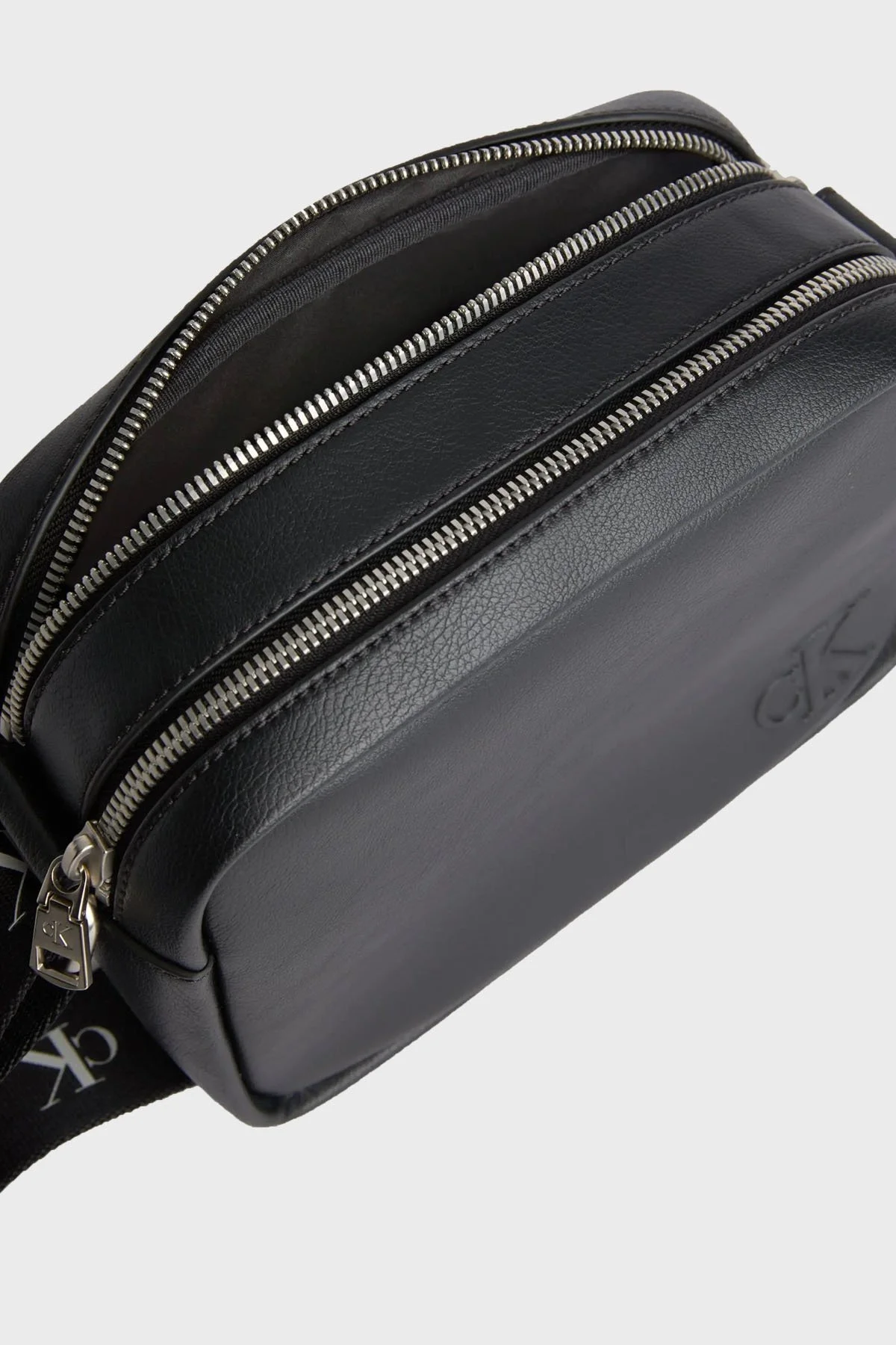 Calvin Klein Fermuarlı Ayarlanabilir Omuz Askılı K60K610326BDS Bayan Çanta K60K610326 BDS 1 SİYAH - 3