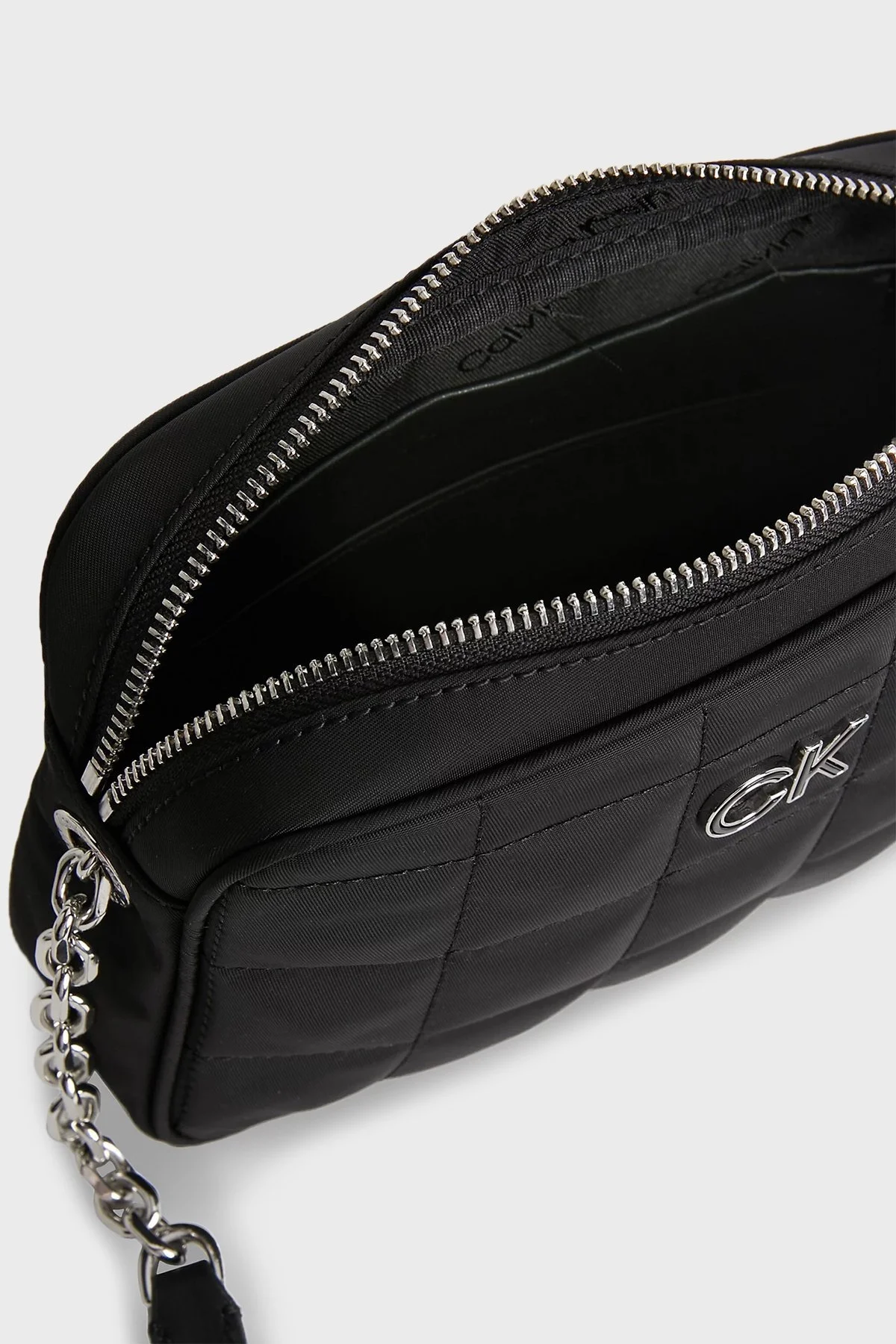 Calvin Klein Fermuarlı Ayarlanabilir Omuz Askılı K60K610640BAX Bayan Çanta K60K610640 BAX SİYAH - 5