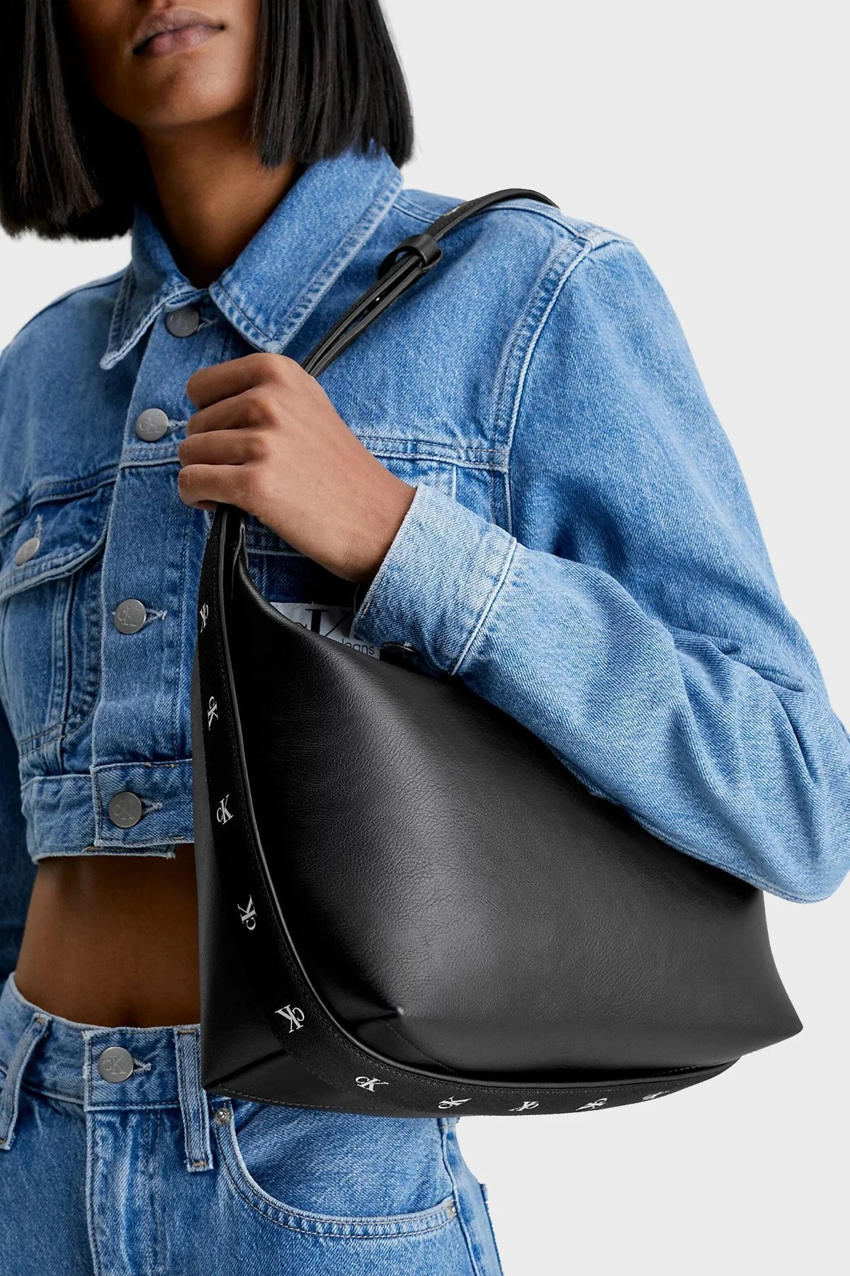 Calvin Klein Fermuarlı Ayarlanabilir Omuz Askılı K60K610698BDS Bayan Çanta K60K610698 BDS SİYAH - 3