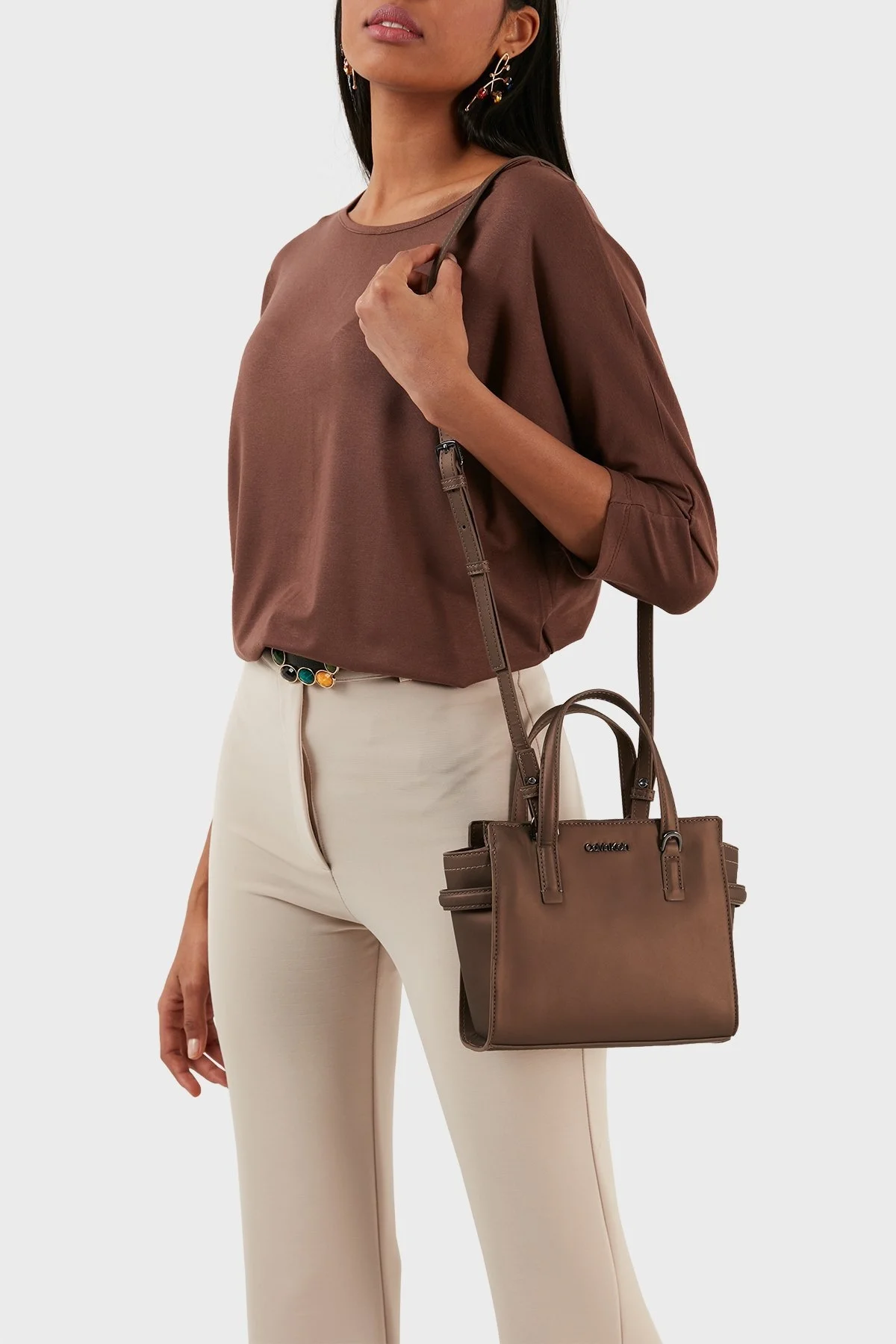 Calvin Klein Fermuarlı Çıkarılabilir Uzatma Askılı Bayan Çanta K60K610192 PBN KAHVE - 2