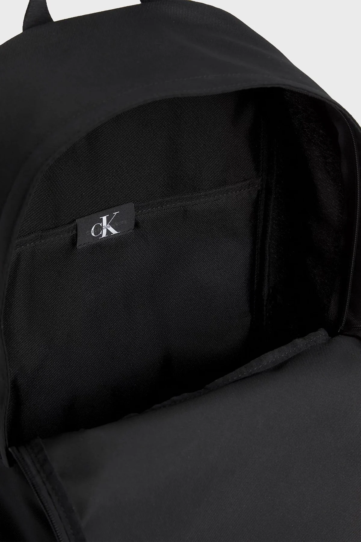 Calvin Klein Fermuarlı K50K511100BDS Erkek Sırt Çantası K50K511100 BDS SİYAH - 5