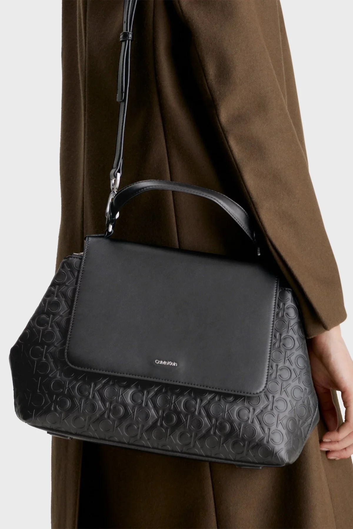 Calvin Klein Fermuarlı Kapamalı Logolu Suni Deri K60K611285BAX Bayan Çanta K60K611285 BAX SİYAH - 3