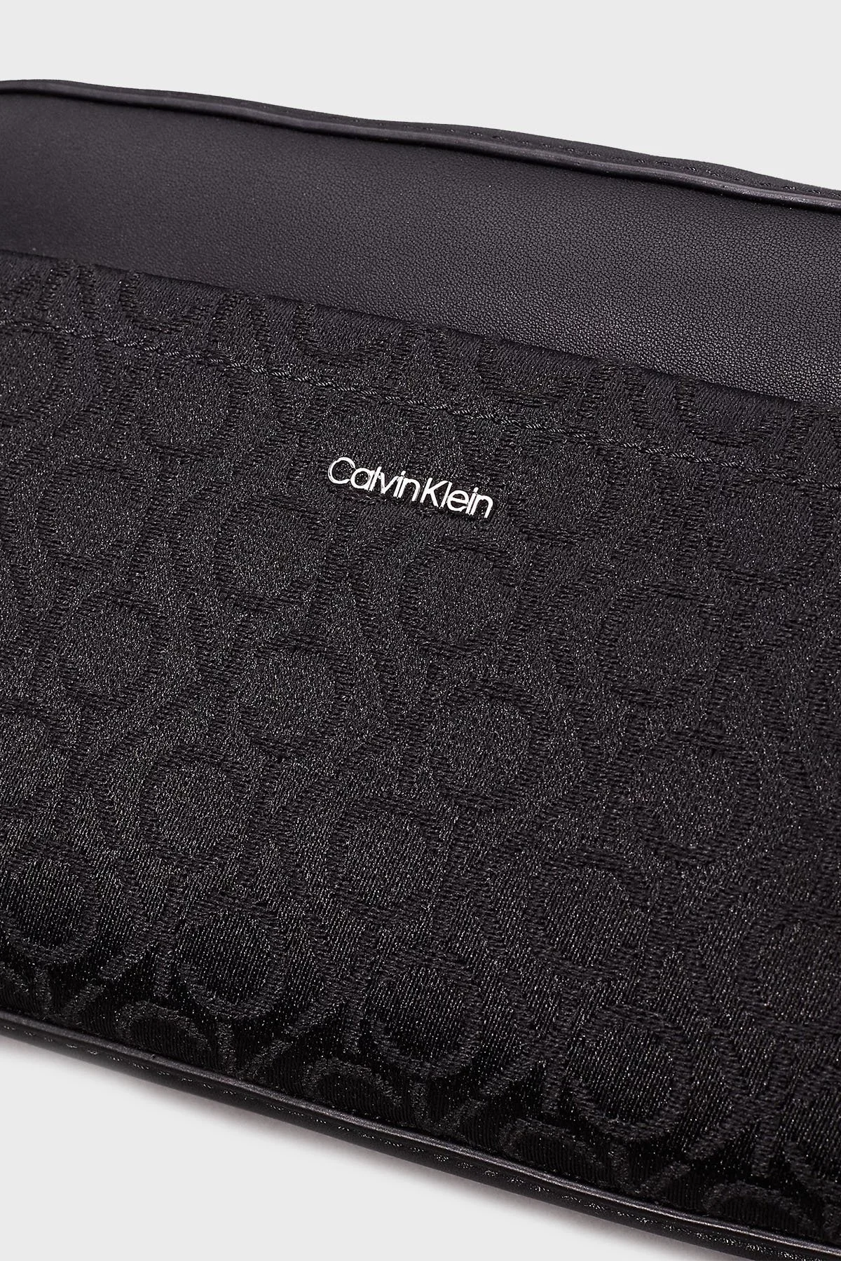 Calvin Klein Fermuarlı Omuz Askılı K60K6121670GK Bayan Çanta K60K612167 0GK SİYAH - 4