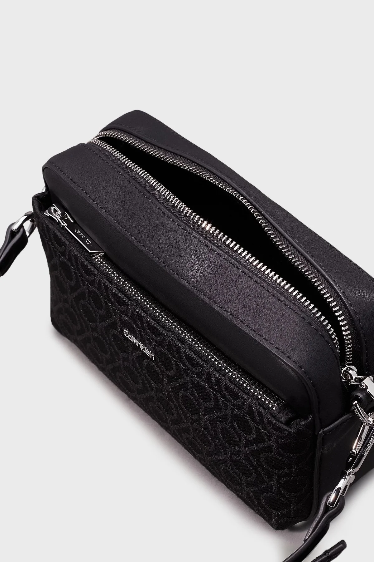 Calvin Klein Fermuarlı Omuz Askılı K60K6121670GK Bayan Çanta K60K612167 0GK SİYAH - 5