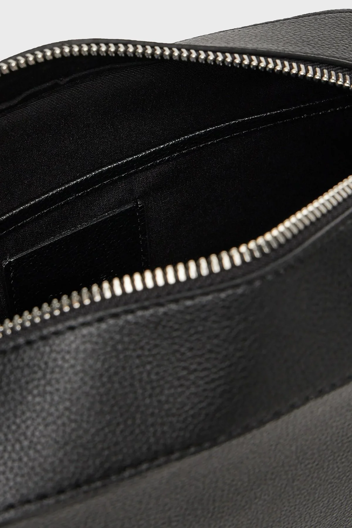 Calvin Klein Fermuarlı Tutma Saplı LV04D1036GUB1 Erkek Çanta LV04D1036G UB1 SİYAH - 3