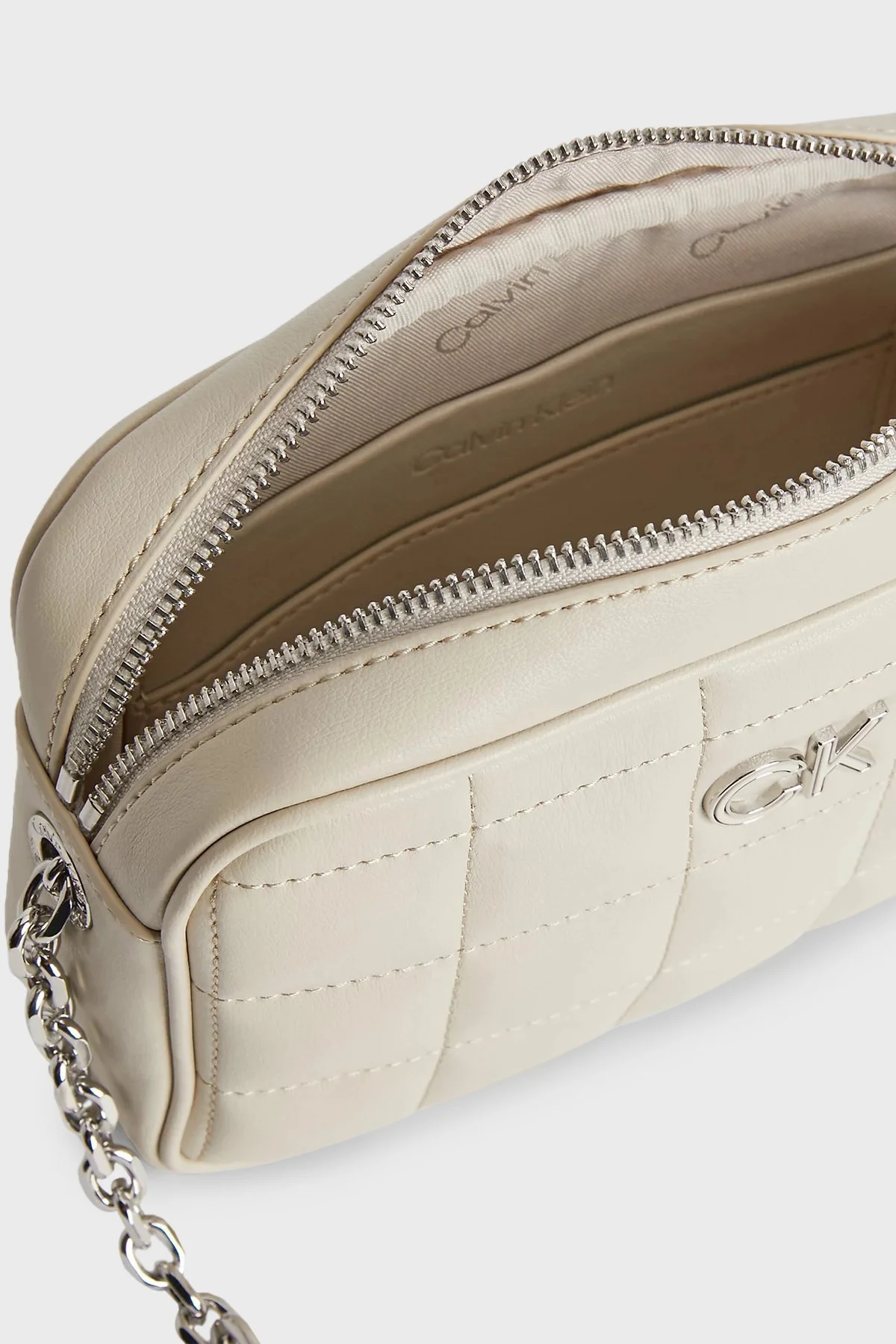 Calvin Klein Fermuarlı Zincir Detaylı Çapraz Askılı K60K610445PEA Bayan Çanta K60K610445 PEA BEJ - 5