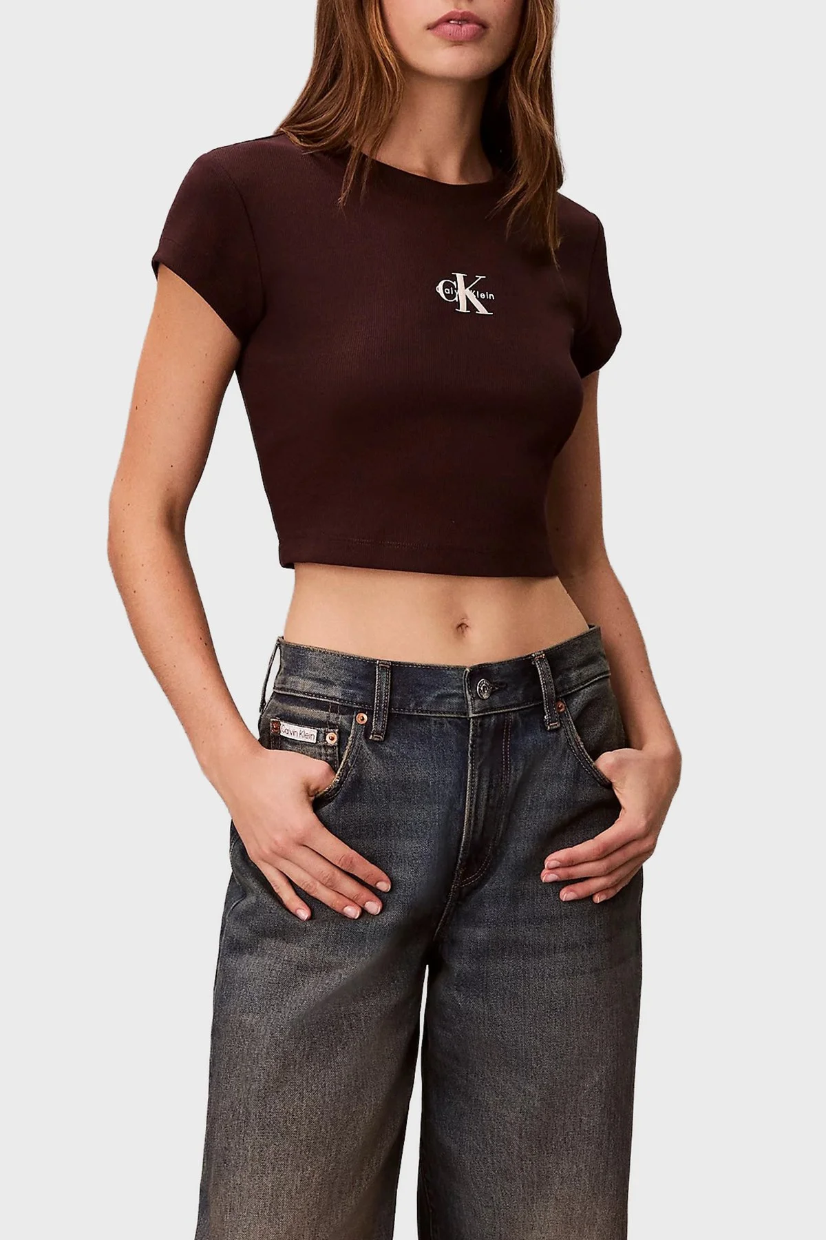 Calvin Klein Fitilli Pamuklu Slim Fit Bisiklet Yaka Crop LV047AB8022E8 Bayan T Shirt LV047AB802 2E8 BORDO - 4