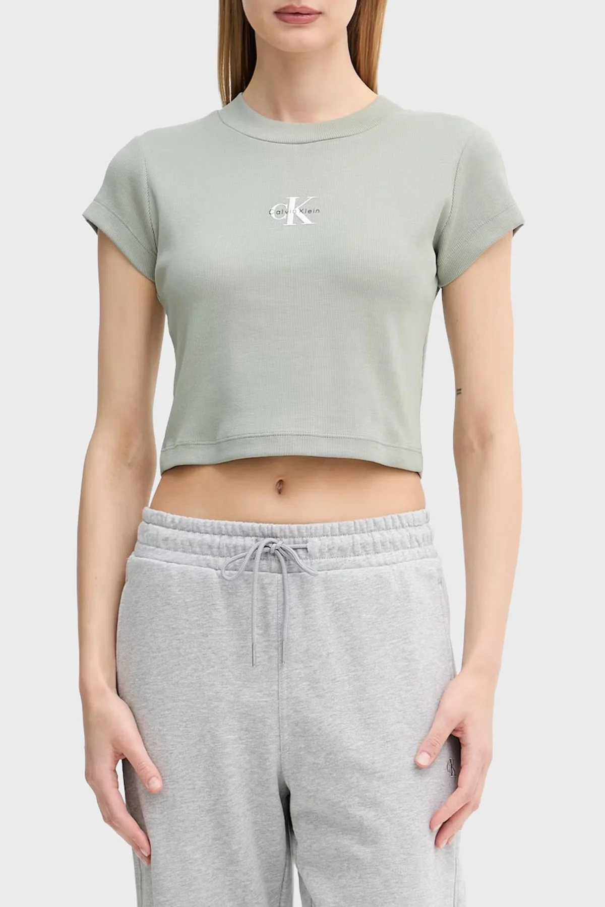 Calvin Klein Fitilli Pamuklu Slim Fit Bisiklet Yaka Crop LV047AB802PEZ Kadın T Shirt LV047AB802 PEZ HAKİ - 1