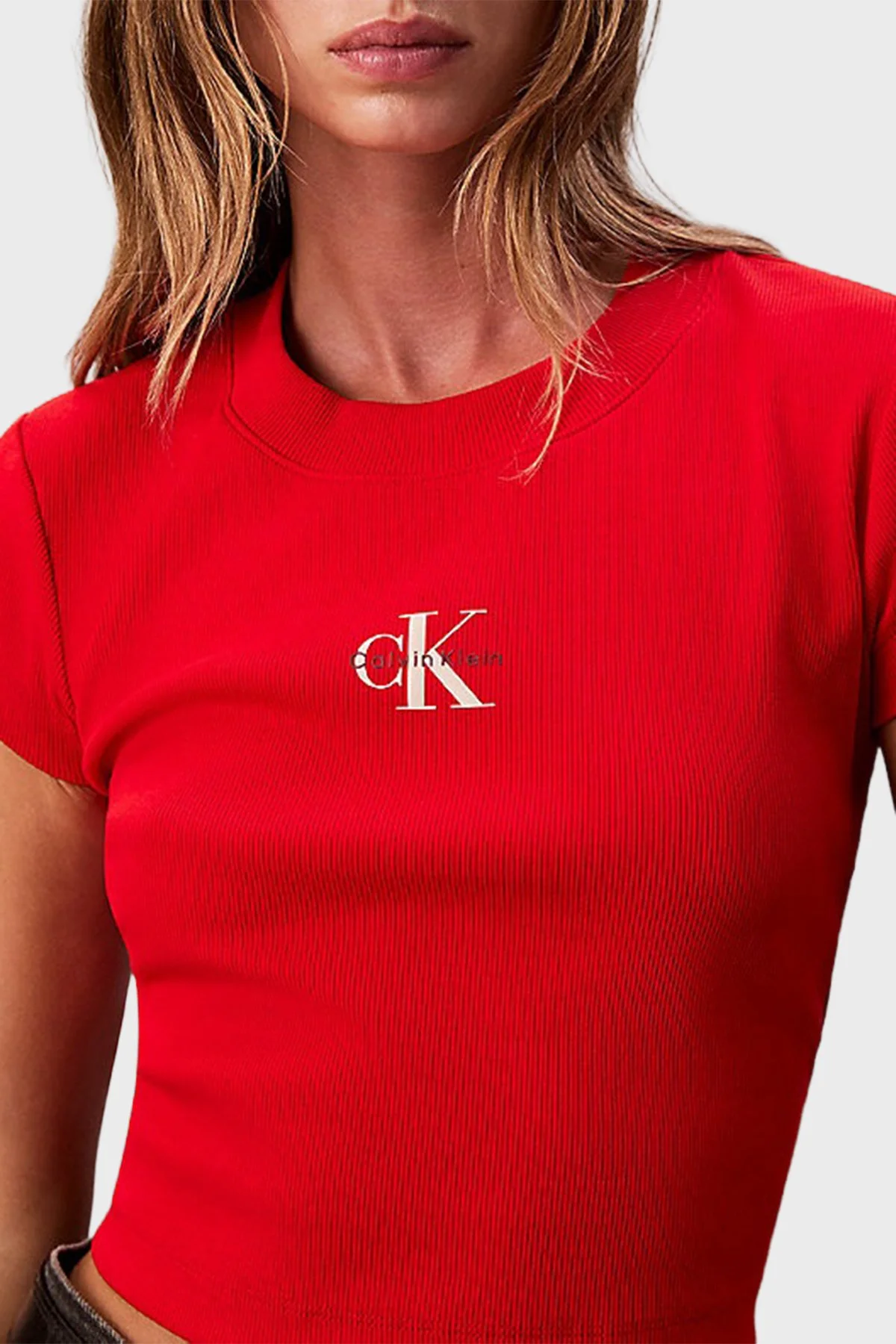 Calvin Klein Fitilli Pamuklu Slim Fit Bisiklet Yaka Crop LV047AB802VMT Bayan T Shirt LV047AB802 VMT KIRMIZI - 4