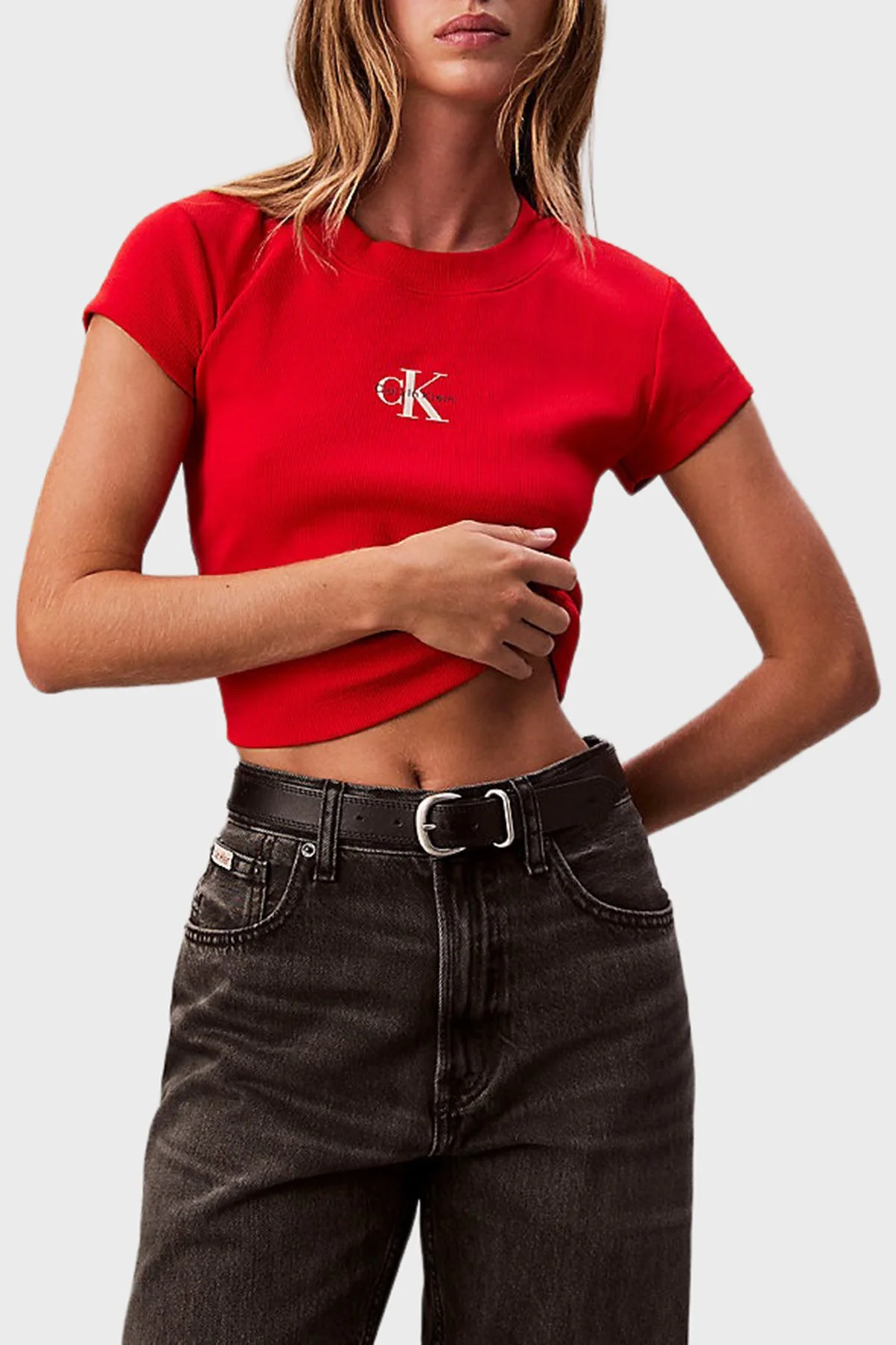 Calvin Klein Fitilli Pamuklu Slim Fit Bisiklet Yaka Crop LV047AB802VMT Bayan T Shirt LV047AB802 VMT KIRMIZI - 5