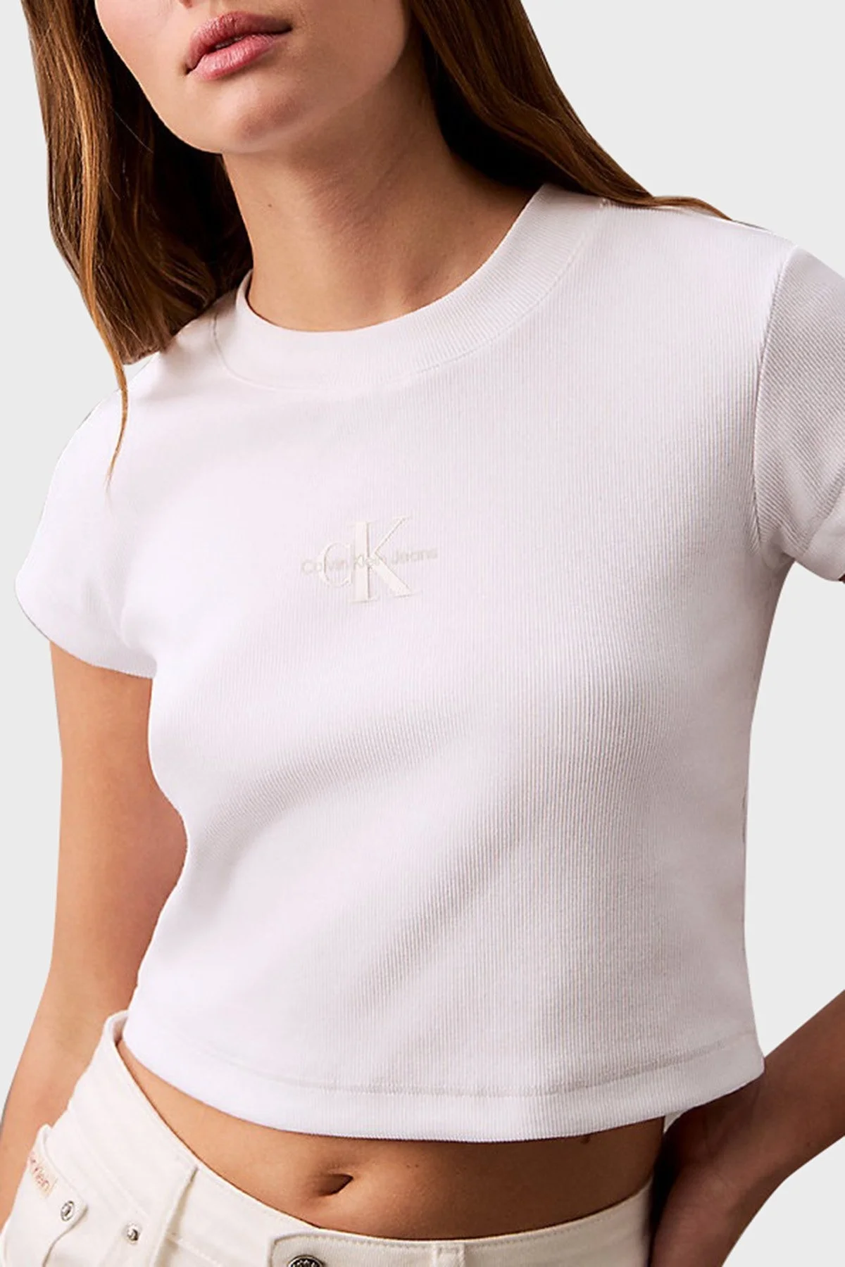 Calvin Klein Fitilli Pamuklu Slim Fit Bisiklet Yaka Crop LV047AB802YAA Bayan T Shirt LV047AB802 YAA BEYAZ - 3