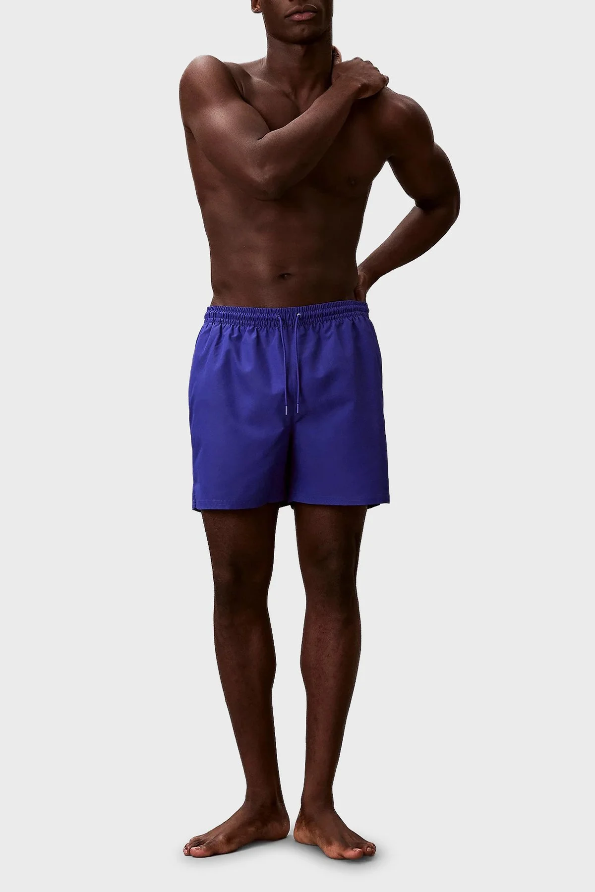 Calvin Klein Graphic Monogram Bağlamalı Cepli LV00N61045C8X Erkek Deniz Şortu LV00N61045 C8X SAKS - 2