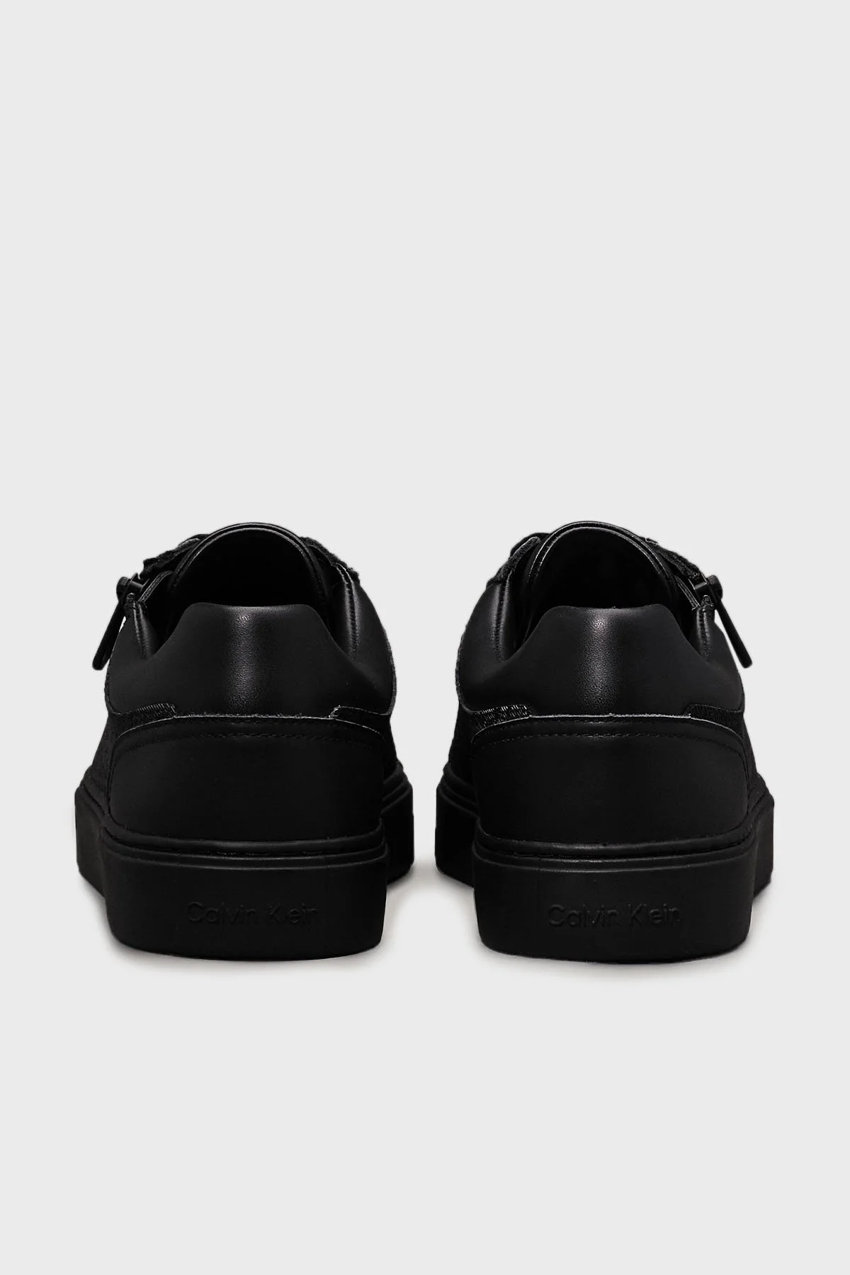 Calvin Klein Hakiki Deri Kabartmalı Logo Baskılı Sneaker HM0HM015550GT Erkek Ayakkabı HM0HM01555 0GT SİYAH - 4