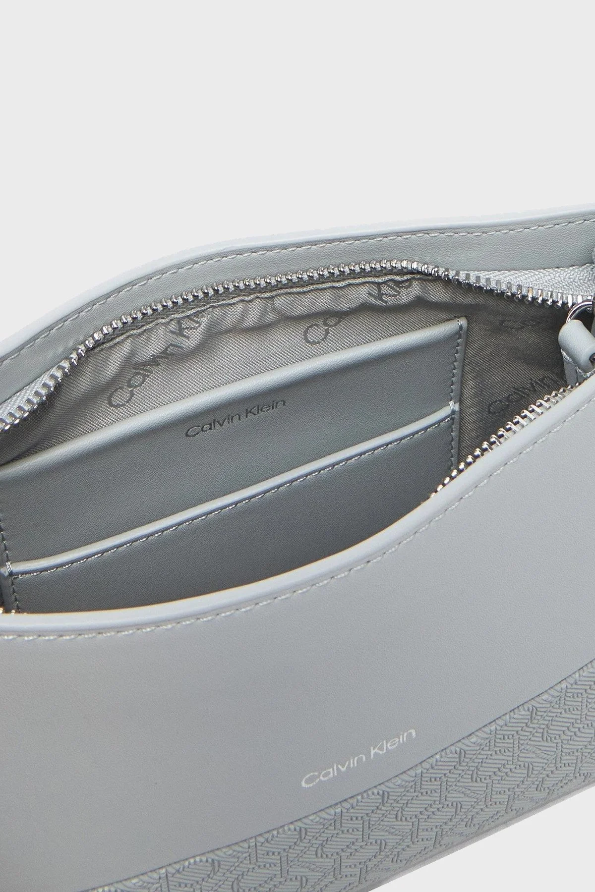 Calvin Klein Jakarlı Logo Baskılı Ayarlanabilir Askılı K60K613170PDE Bayan Çanta K60K613170 PDE GRİ - 3