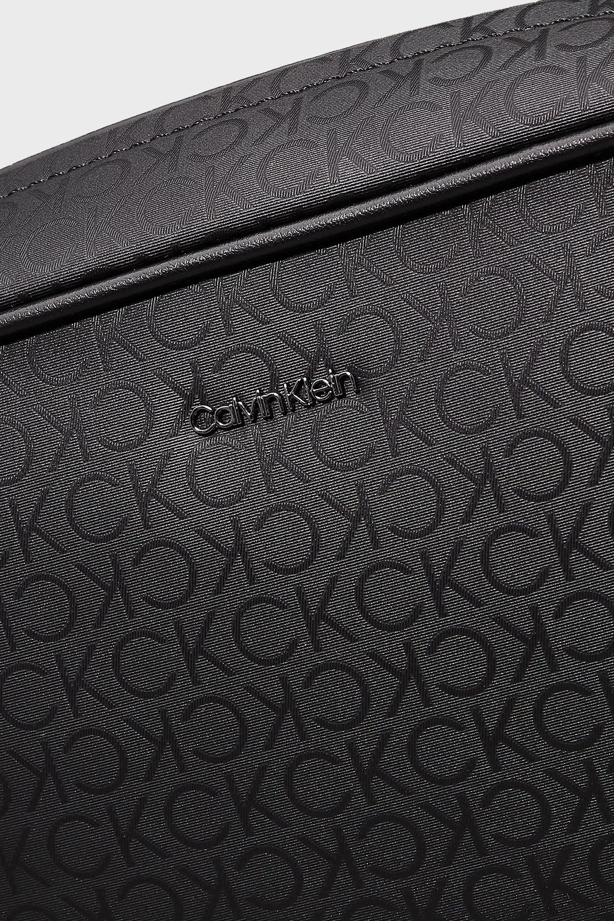 Calvin Klein Jakarlı Logo Baskılı Tutma Saplı K50K5129440GK Erkek Çanta K50K512944 0GK SİYAH - 4
