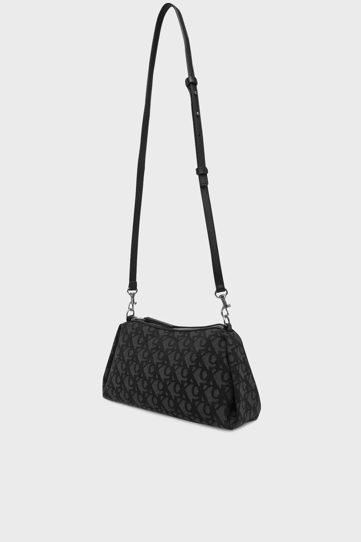 Calvin Klein Jakarlı Logolu Ayarlanabilir Askılı LV04K3142GUB1 Bayan Çanta LV04K3142G UB1 SİYAH - 5