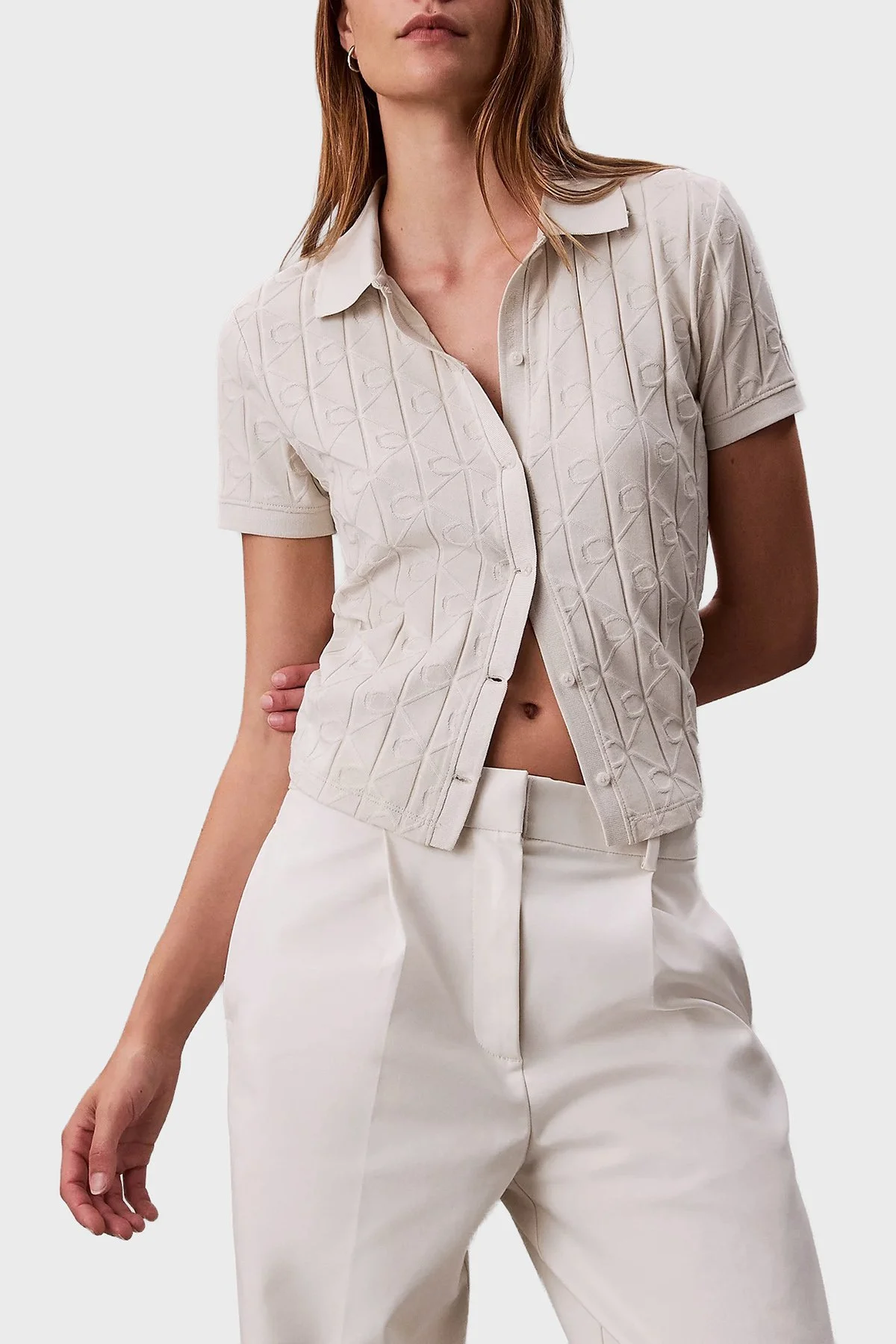 Calvin Klein Jakarlı Logolu Regular Fit Klasik Yaka Kısa Kollu LV044D209G67U Bayan Gömlek LV044D209G 67U TAŞ - 4