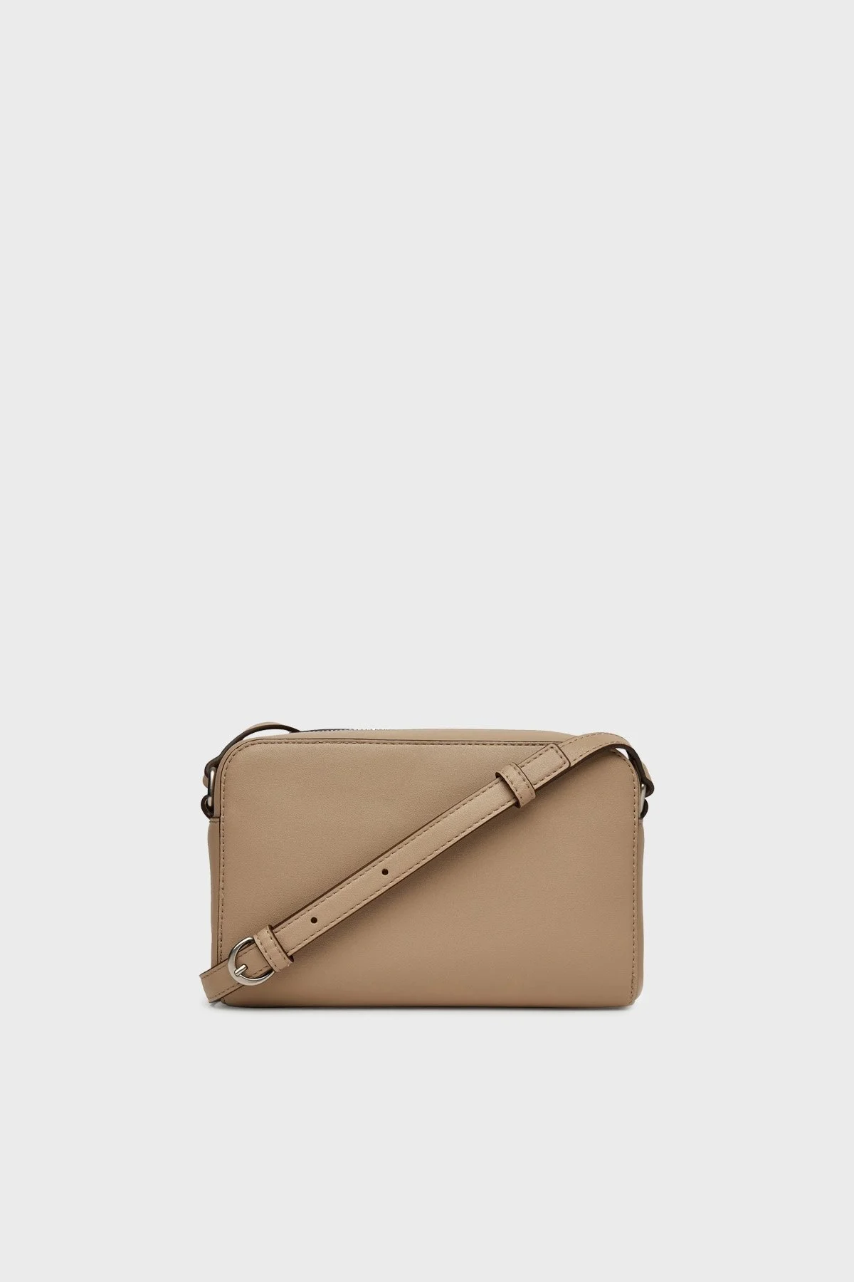 US Calvin Klein Kabartma Logolu Ayarlanabilir Askılı Bayan Çanta LV04K3036G PBF BEJ - 7