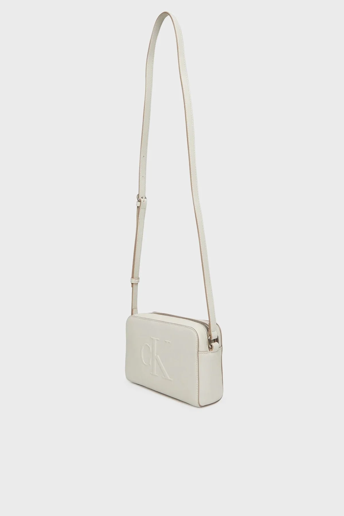 Calvin Klein Kabartma Logolu Ayarlanabilir Askılı LV04K3036GFUP Bayan Çanta LV04K3036G FUP BEYAZ - 4
