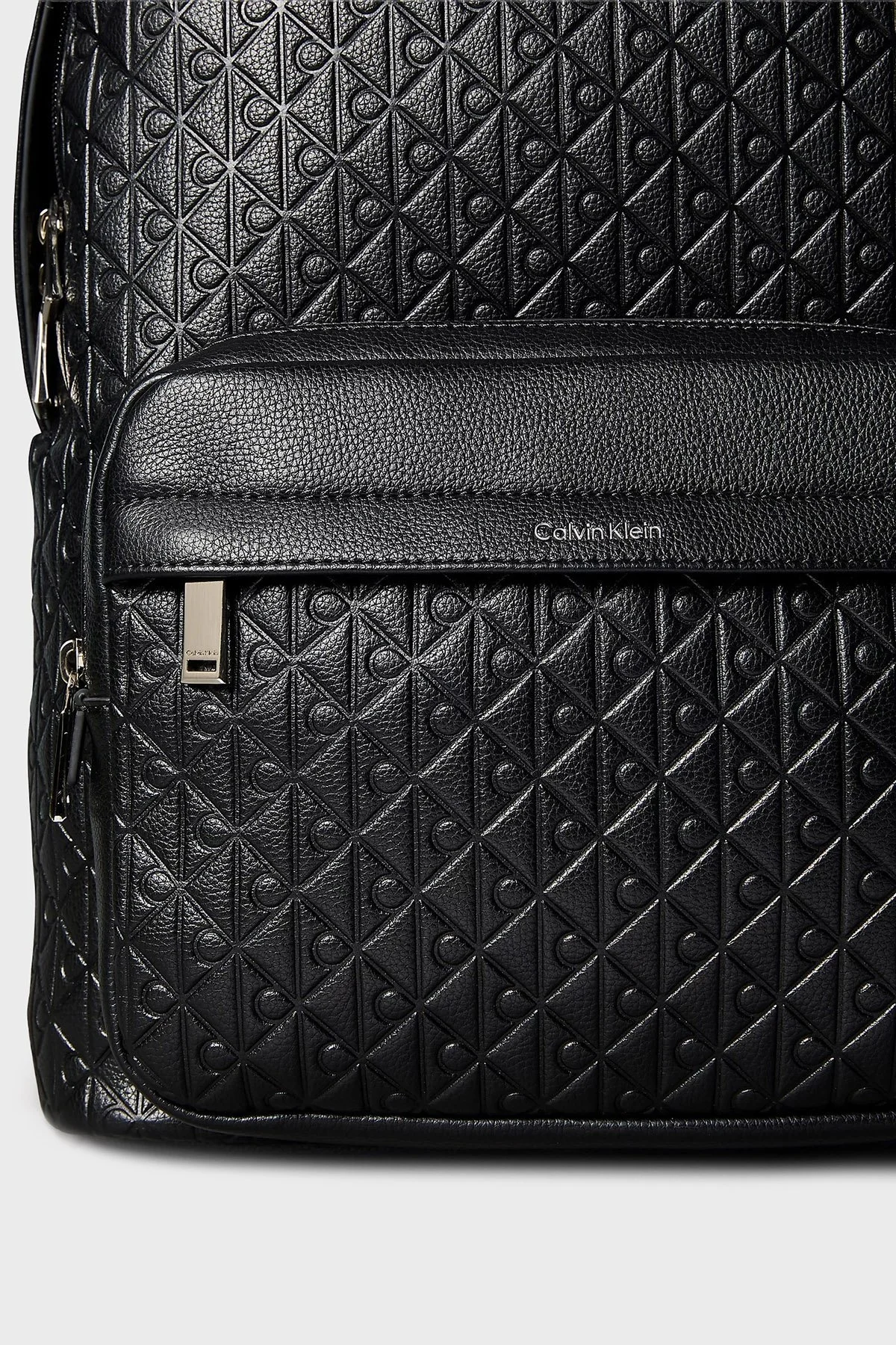 Calvin Klein Kabartma Logolu Ayarlanabilir Omuz Askılı LV04D3202GUB1 Erkek Sırt Çantası LV04D3202G UB1 SİYAH - 5