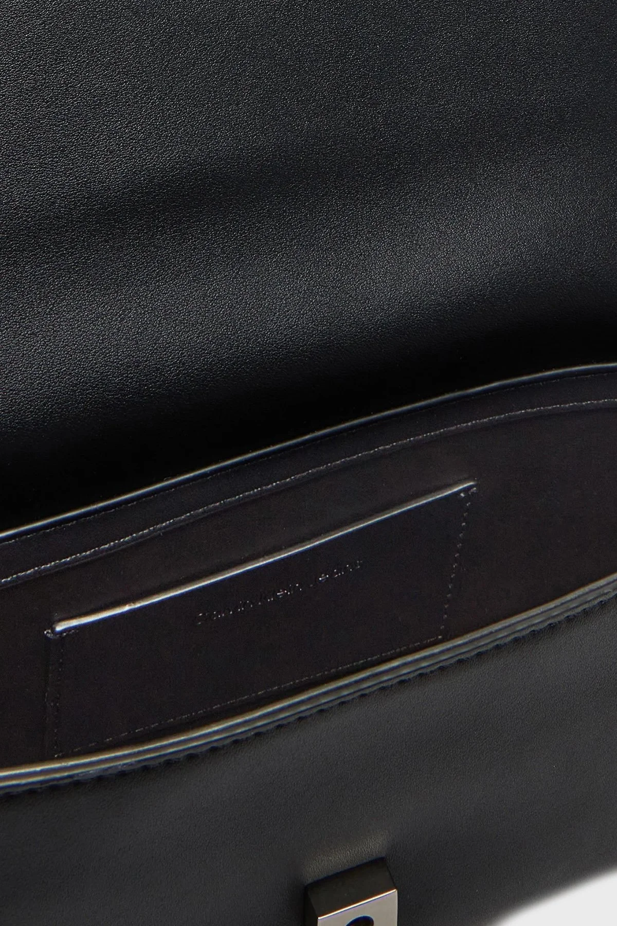 Calvin Klein Kabartma Logolu Omuz Askılı LV04K3148GUB1 Bayan Çanta LV04K3148G UB1 SİYAH - 8