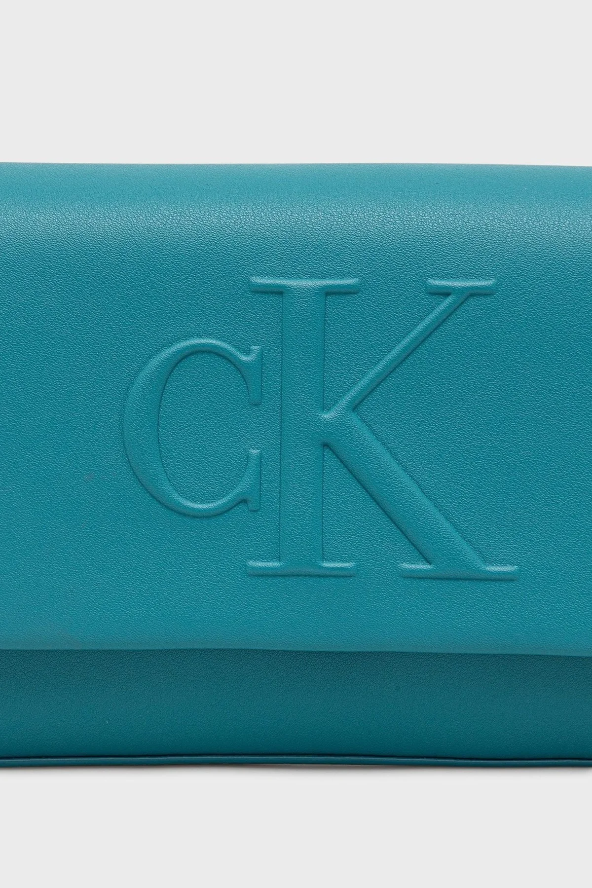 Calvin Klein Kabartma Logolu Omuz Askılı LV04K3148GXT6 Bayan Çanta LV04K3148G XT6 TURKUAZ - 4