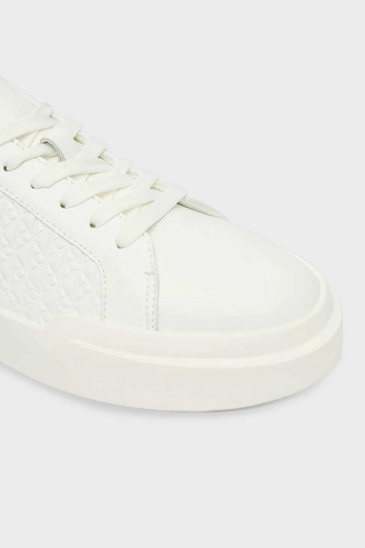 Calvin Klein Kabartma Logolu Sneaker YW0YW020580LB Bayan Ayakkabı YW0YW02058 0LB BEYAZ - 5