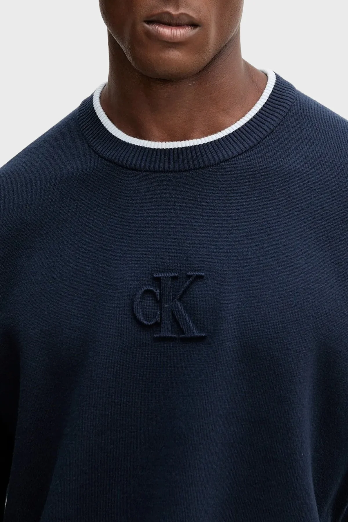 Calvin Klein Kabartmalı Logolu Regular Fit Sıfır Yaka LV04RD300GCEF Erkek Kazak LV04RD300G CEF LACİVERT - 3