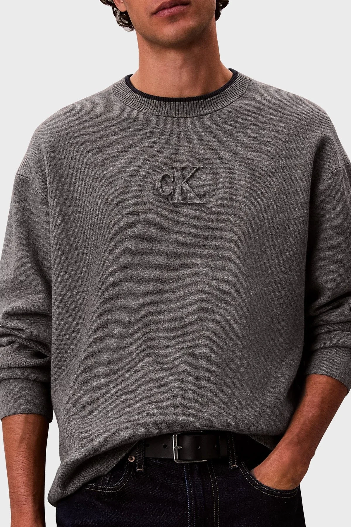 Calvin Klein Kabartmalı Logolu Regular Fit Sıfır Yaka LV04RD300GP7E Erkek Kazak LV04RD300G P7E GRİ - 4