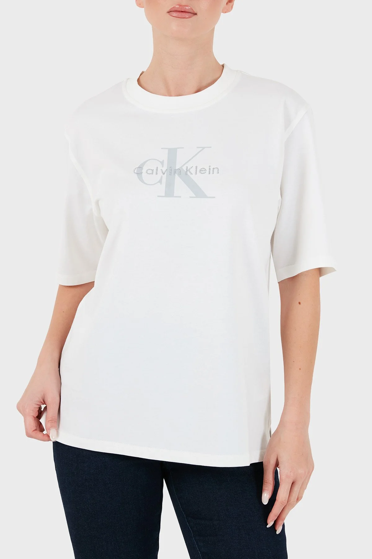 Calvin Klein Kadın T Shirt LV047H807G YAF Beyaz - 3