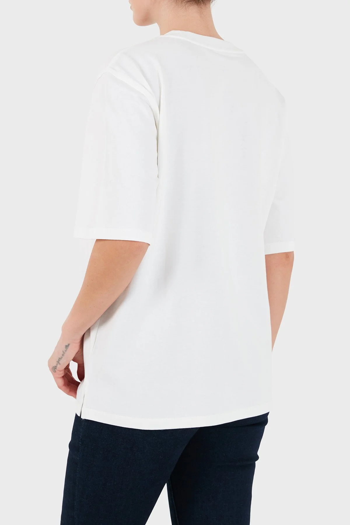 Calvin Klein Kadın T Shirt LV047H807G YAF Beyaz - 5
