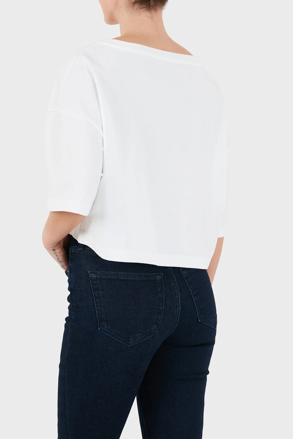 Calvin Klein Kadın T Shirt LV047H823G YAF Beyaz - 6