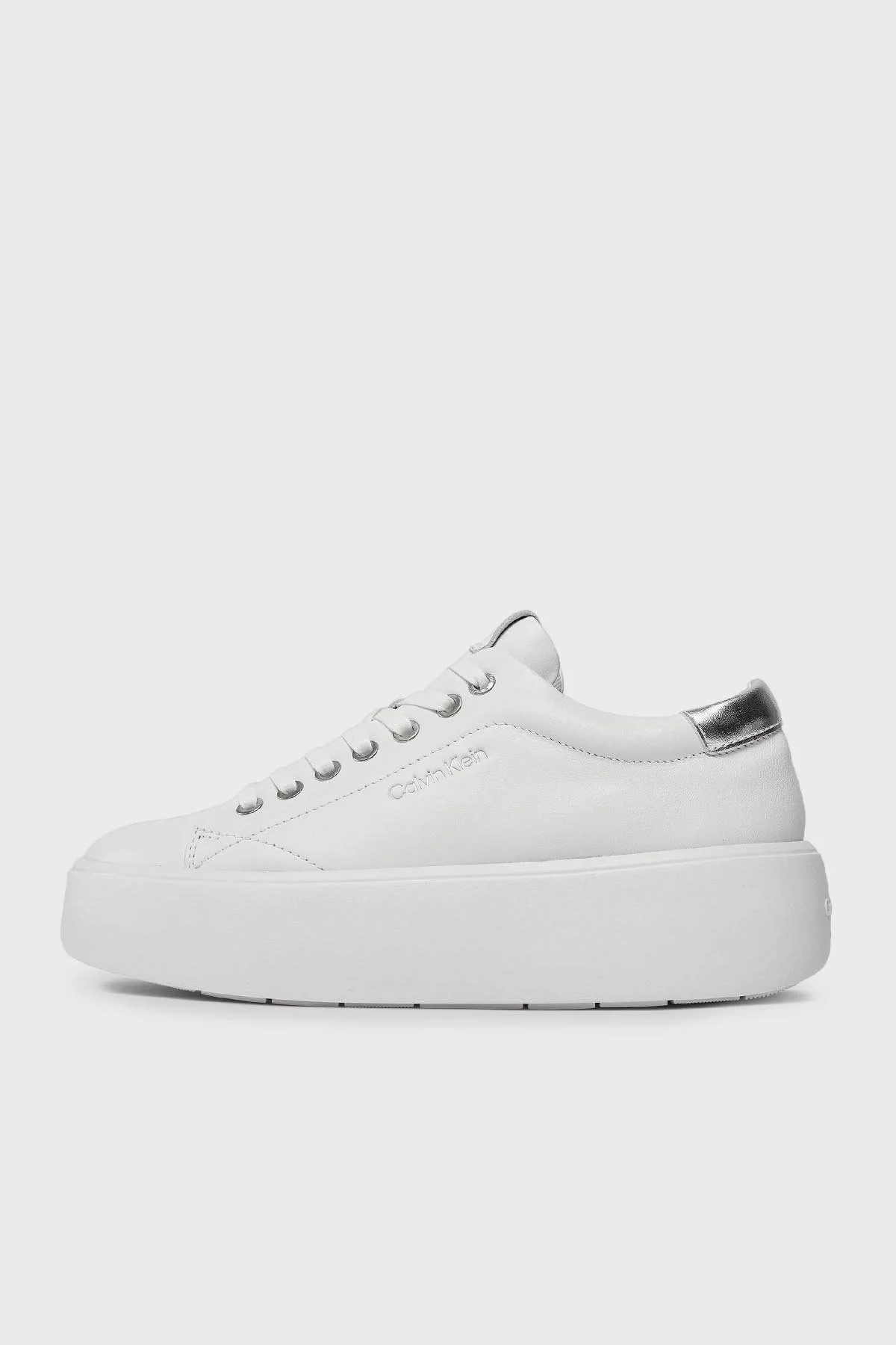 Calvin Klein Kalın Tabanlı Deri Sneaker HW0HW018610K6 Bayan Ayakkabı HW0HW01861 0K6 BEYAZ-GÜMÜŞ - 2