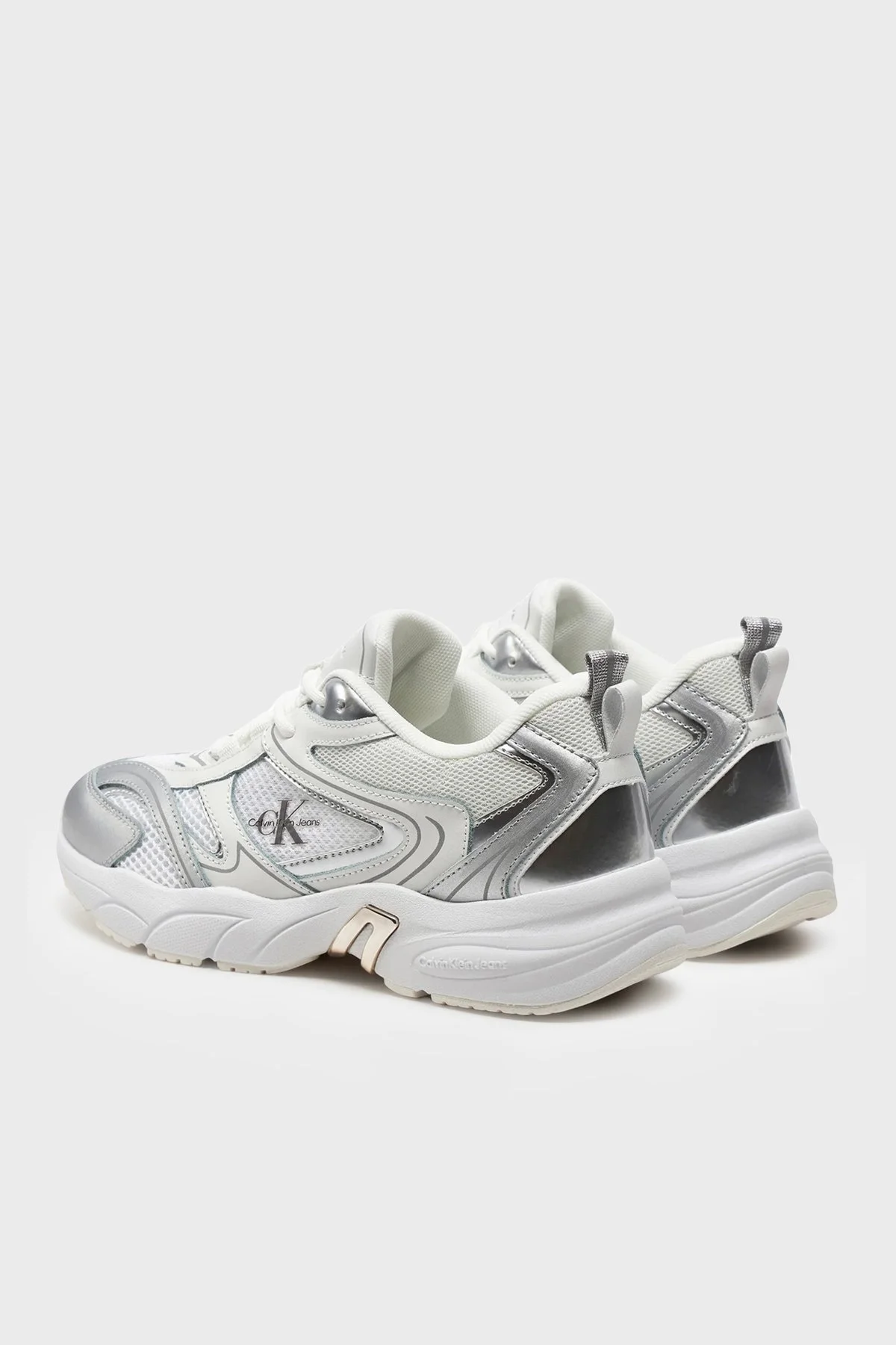 Calvin Klein Kalın Tabanlı Retro Model Tennis Low Lace Sneaker YW0YW0138101V Bayan Ayakkabı YW0YW01381 01V BEYAZ-GÜMÜŞ - 4