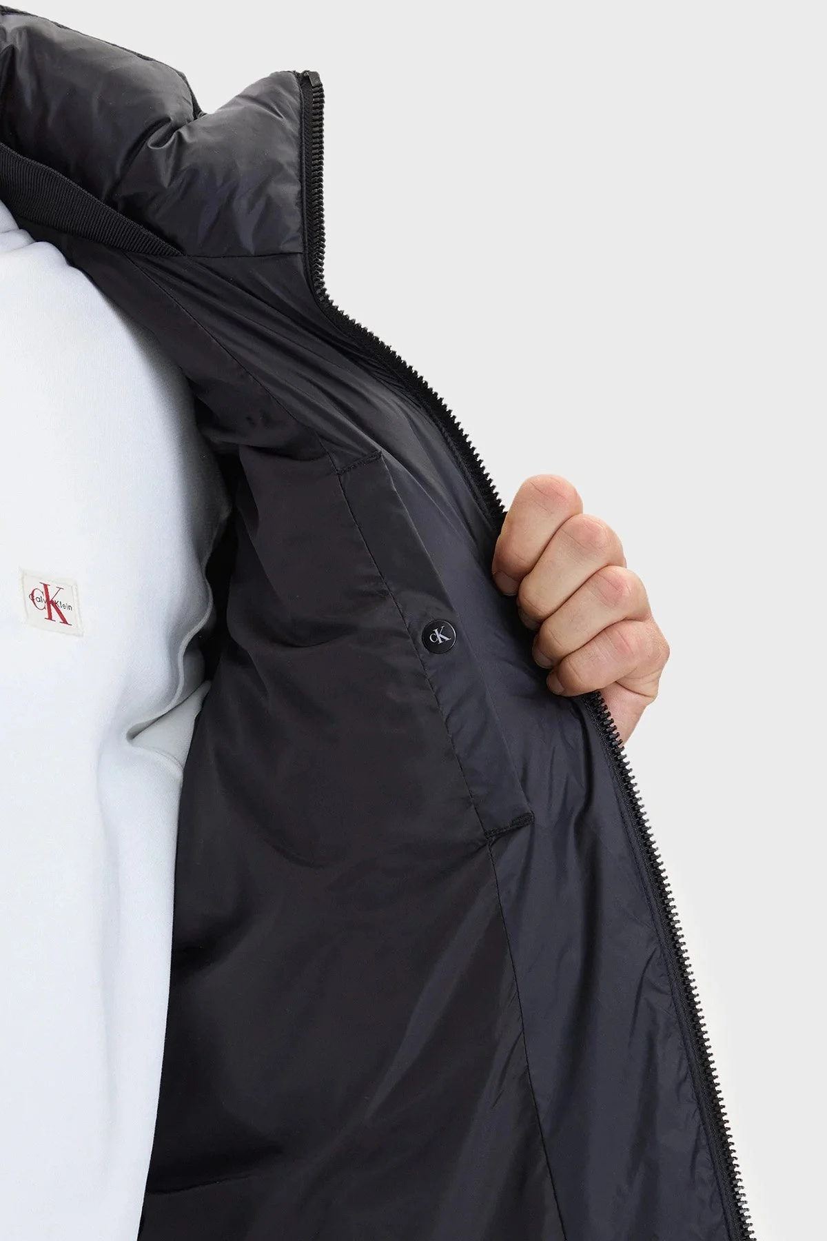 Calvin Klein Kapitoneli Çıkarılabilir Kapüşonlu Şişme LV04RH502GUB1 Erkek Mont LV04RH502G UB1 Siyah - 6