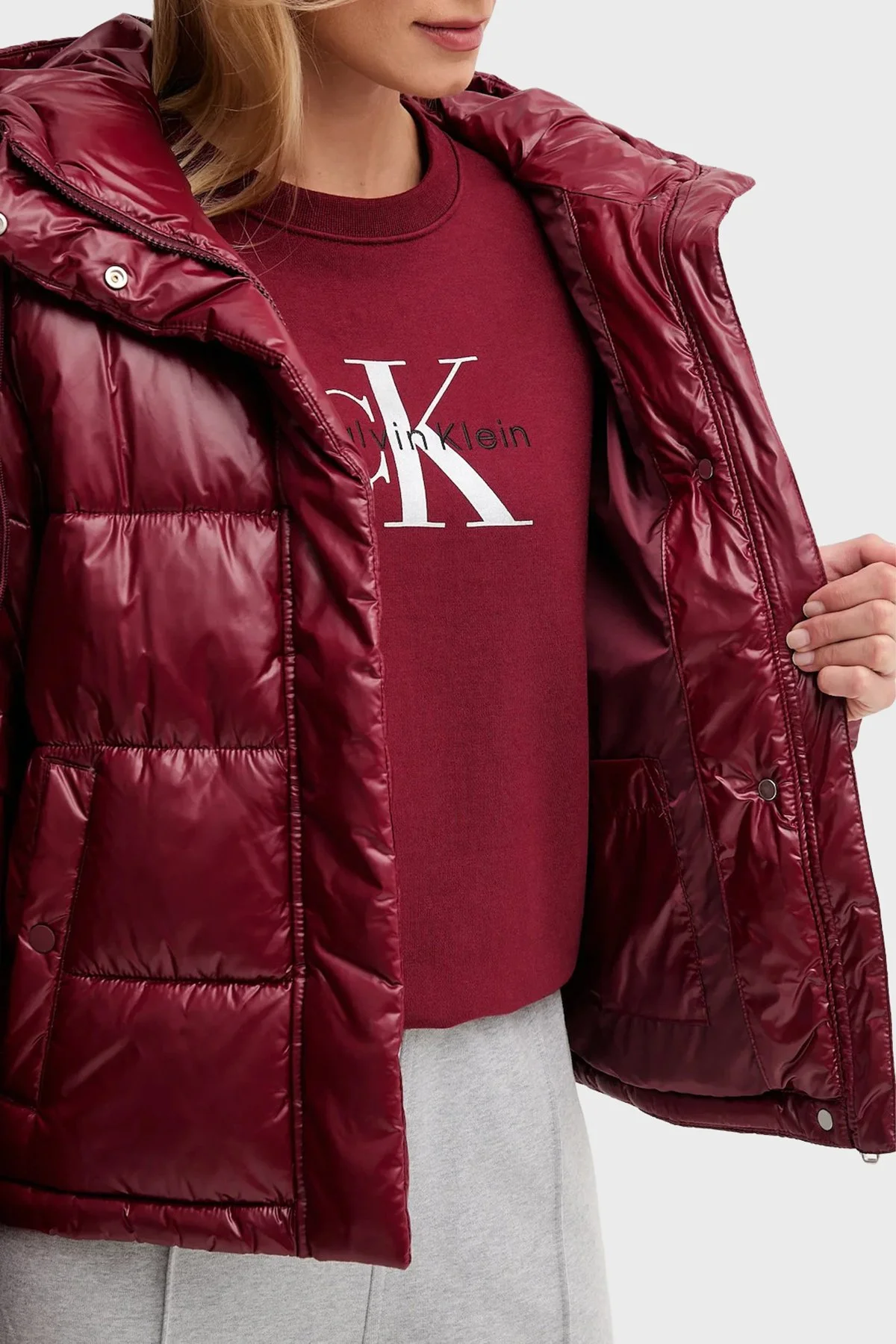 Calvin Klein Kapitoneli Loose Fit Kapüşonlu Parlak Şişme LV047D505GGEX Bayan Mont LV047D505G GEX KIRMIZI - 5