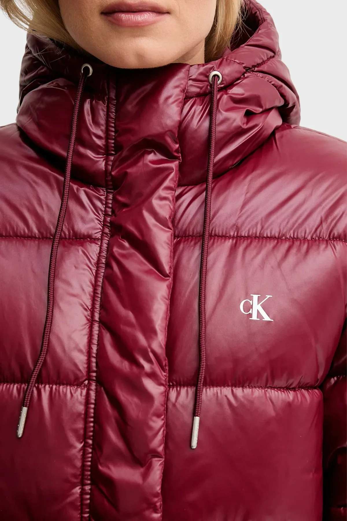 Calvin Klein Kapitoneli Loose Fit Kapüşonlu Parlak Şişme LV047D505GGEX Bayan Mont LV047D505G GEX KIRMIZI - 6