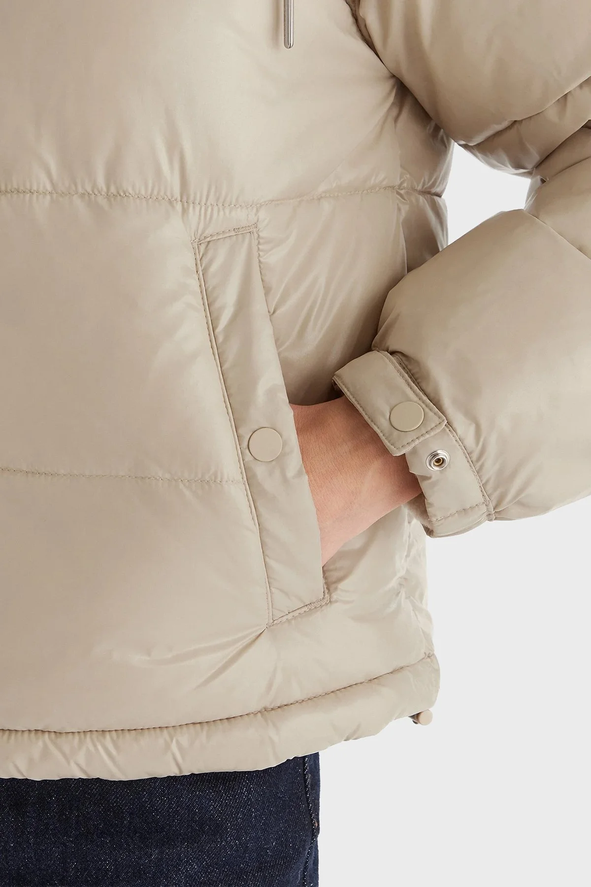 Calvin Klein Kapitoneli Loose Fit Kapüşonlu Parlak Şişme LV047D505GNSU Bayan Mont LV047D505G NSU BEJ - 5