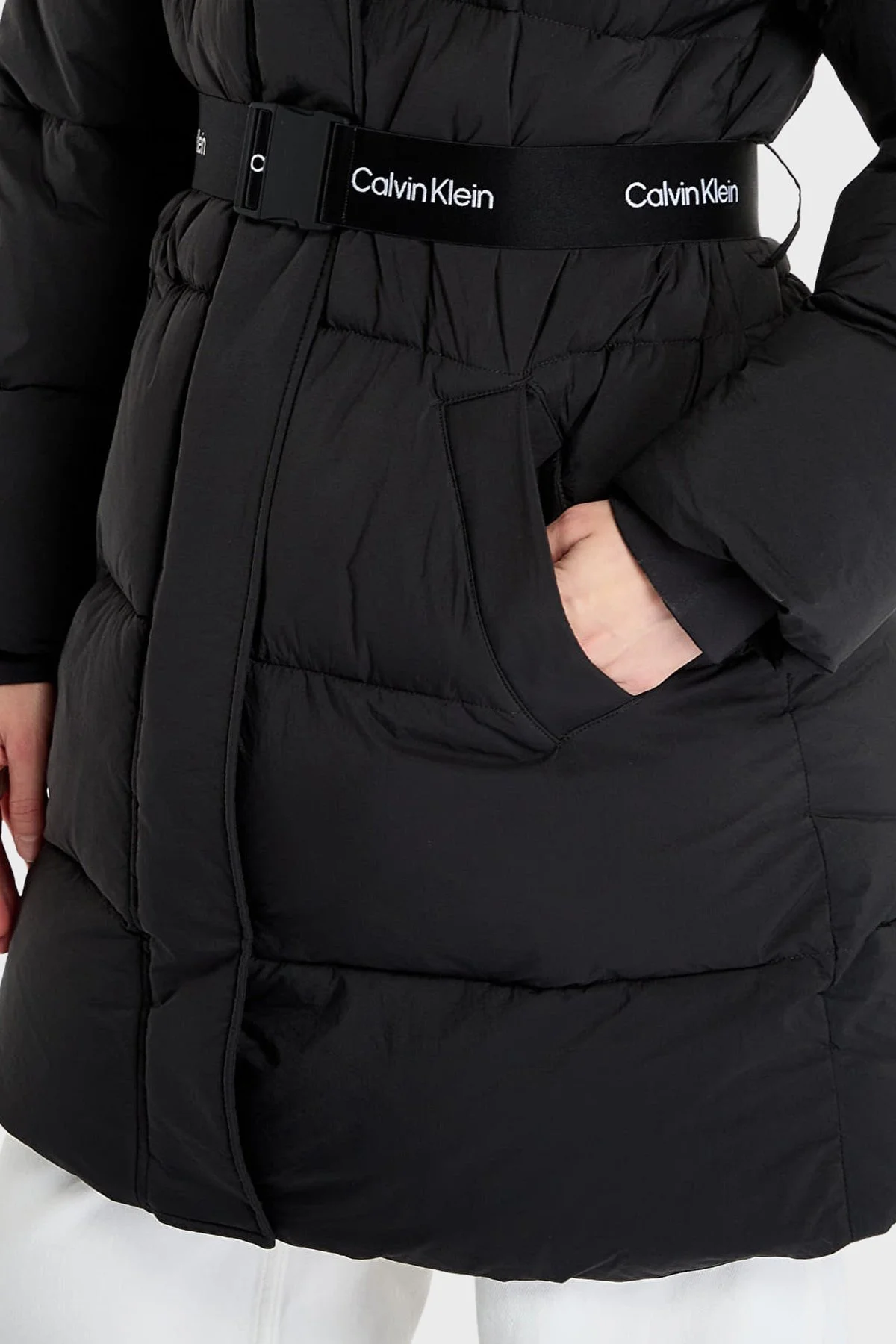 Calvin Klein Kapitoneli Regular Fit Kapüşonlu Kemerli Uzun Şişme LV047D508GUB1 Bayan Mont LV047D508G UB1 SİYAH - 9
