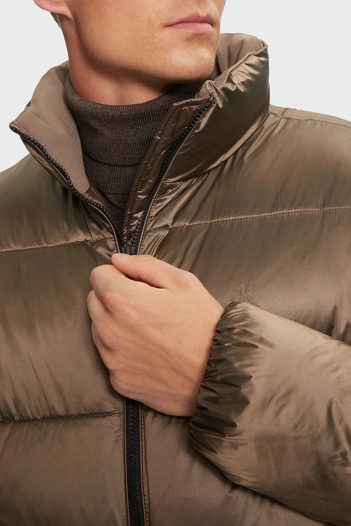 Calvin Klein Kapitoneli Regular Fit Parlak Görünümlü Dik Yaka Şişme J30J326097PAV Erkek Mont J30J326097 PAV BAKIR - 4