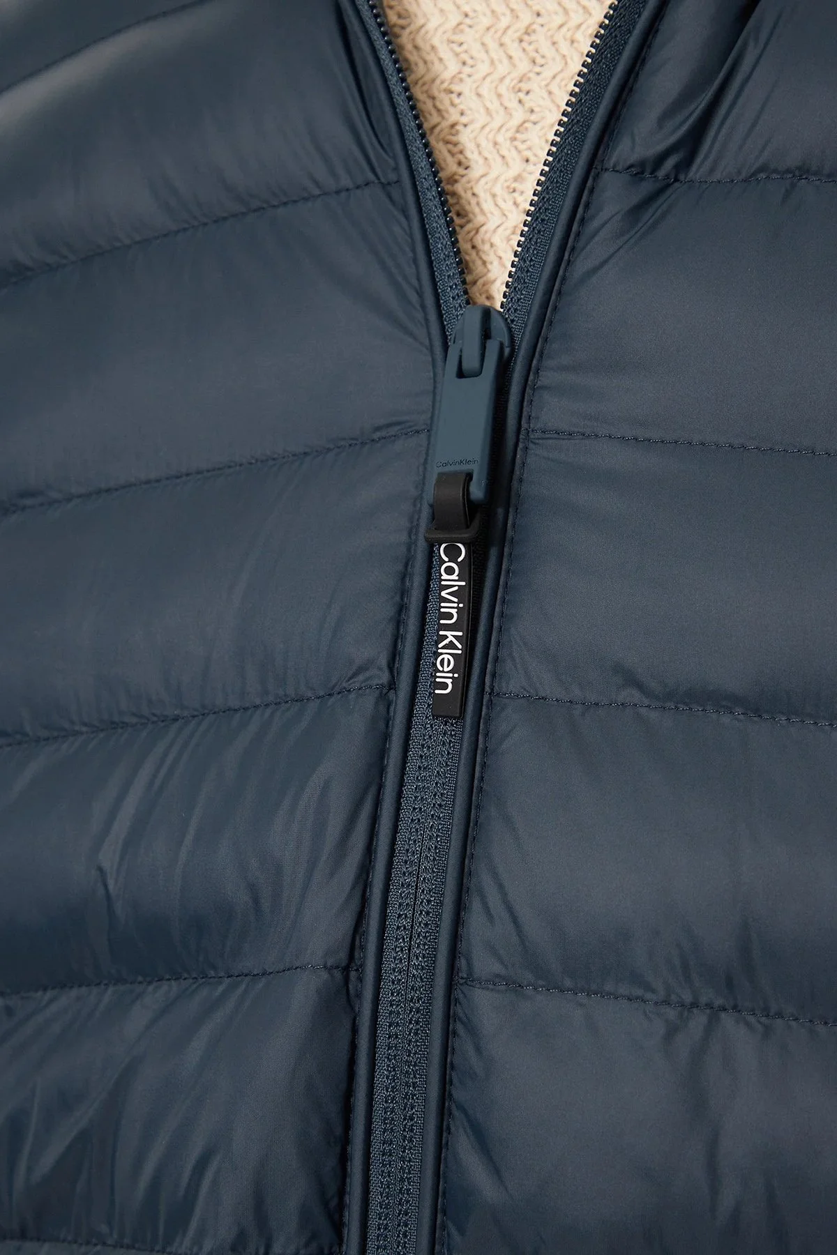 Calvin Klein Kapitoneli Regular Fit Su İtici Dik Yaka Şişme K10K113470PPK Erkek Yelek K10K113470 PPK MAVİ - 6