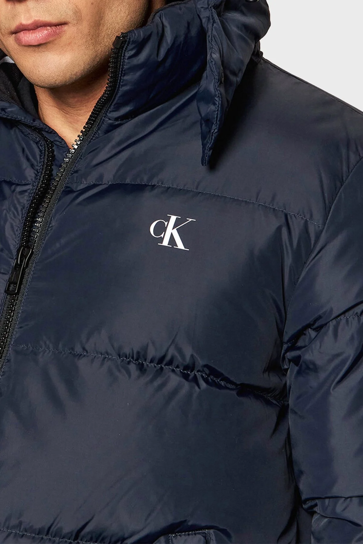 Calvin Klein Su Geçirmez Kapüşonlu Regular Fit Kuş Tüyü Dolgulu Şişme Erkek Mont J30J318412 CHW LACİVERT - 2