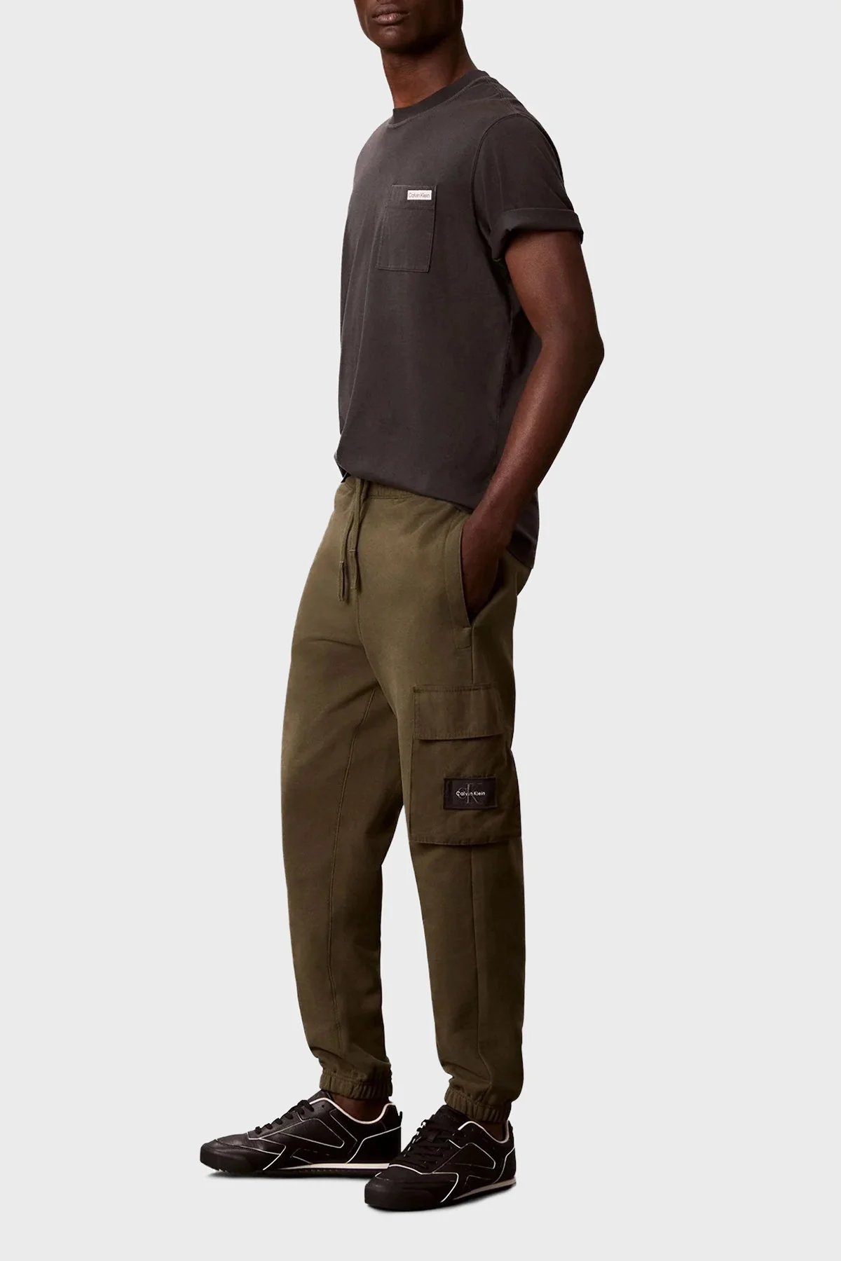 Calvin Klein Kargo Cepli Regular Fit Lastikli Paça LV04RJ204GLI1 Erkek Pantolon LV04RJ204G LI1 Haki - 4
