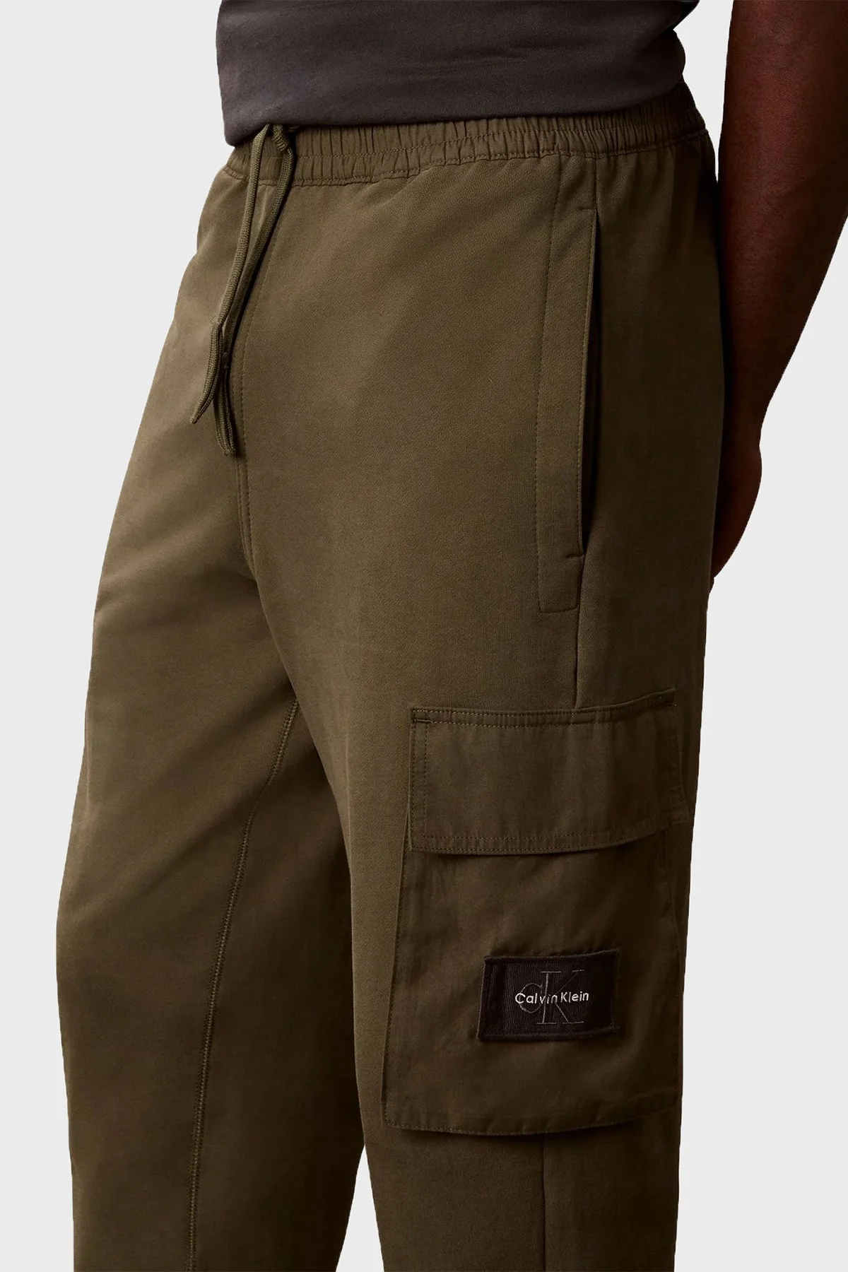 Calvin Klein Kargo Cepli Regular Fit Lastikli Paça LV04RJ204GLI1 Erkek Pantolon LV04RJ204G LI1 Haki - 5
