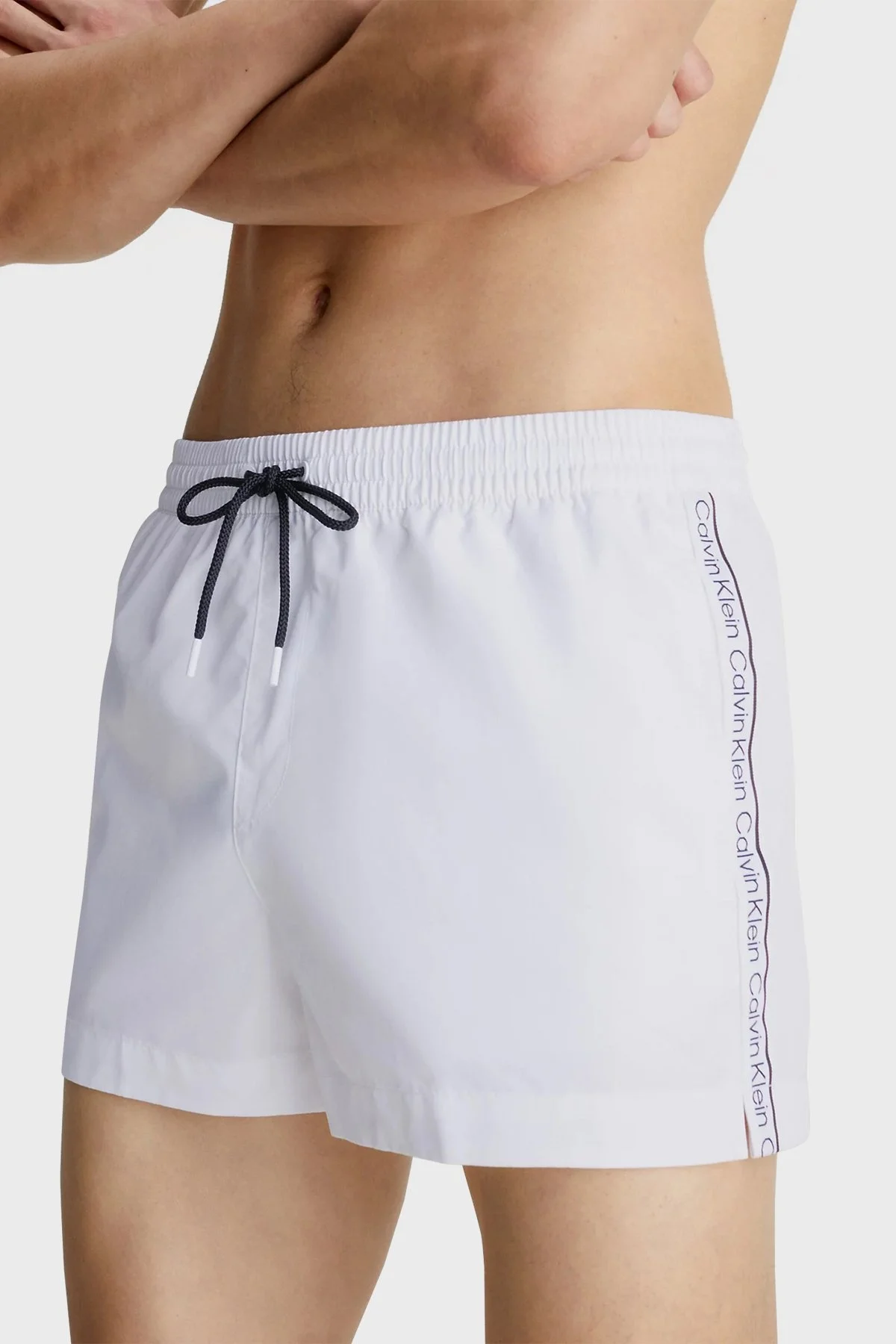 Calvin Klein Kısa Büzgülü Deniz Şortu Belden Bağlamalı KM0KM00811YCD Erkek Mayo Short KM0KM00811 YCD BEYAZ - 1