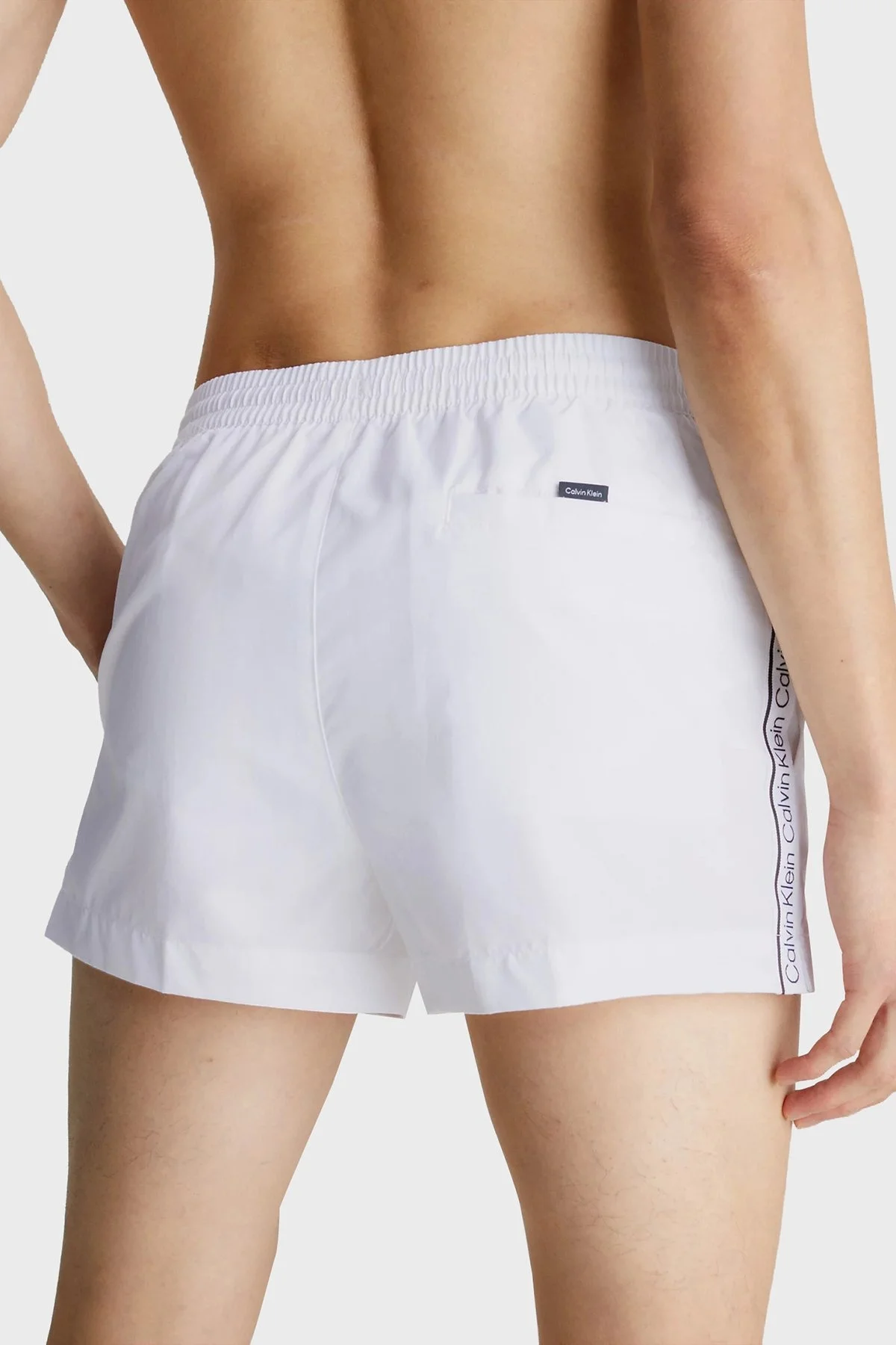 Calvin Klein Kısa Büzgülü Deniz Şortu Belden Bağlamalı KM0KM00811YCD Erkek Mayo Short KM0KM00811 YCD BEYAZ - 2