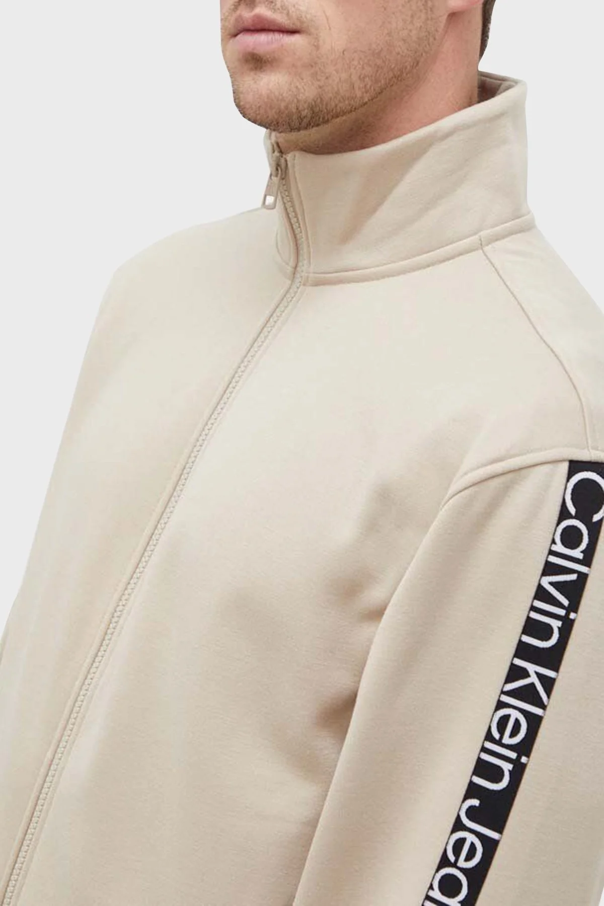 Calvin Klein Logo Bantlı Fermuarlı Dik Yaka Regular Fit J30J324120PED Erkek Sweat J30J324120 PED BEJ - 4